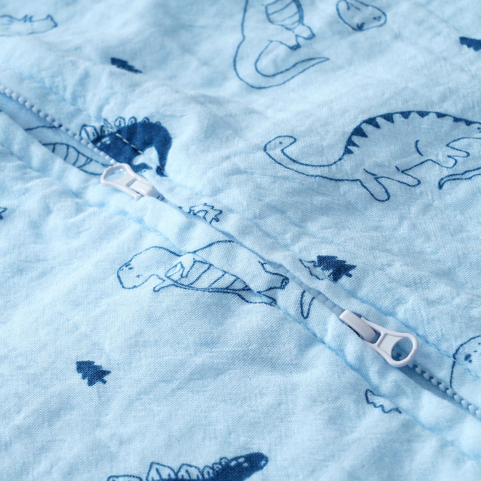 David's Kids sleep sack bubble weave texture emphasizes moisture absorption and breathability for warm months