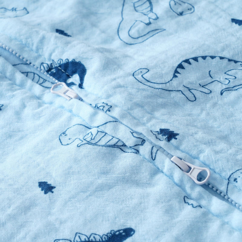 David's Kids sleep sack bubble weave texture emphasizes moisture absorption and breathability for warm months