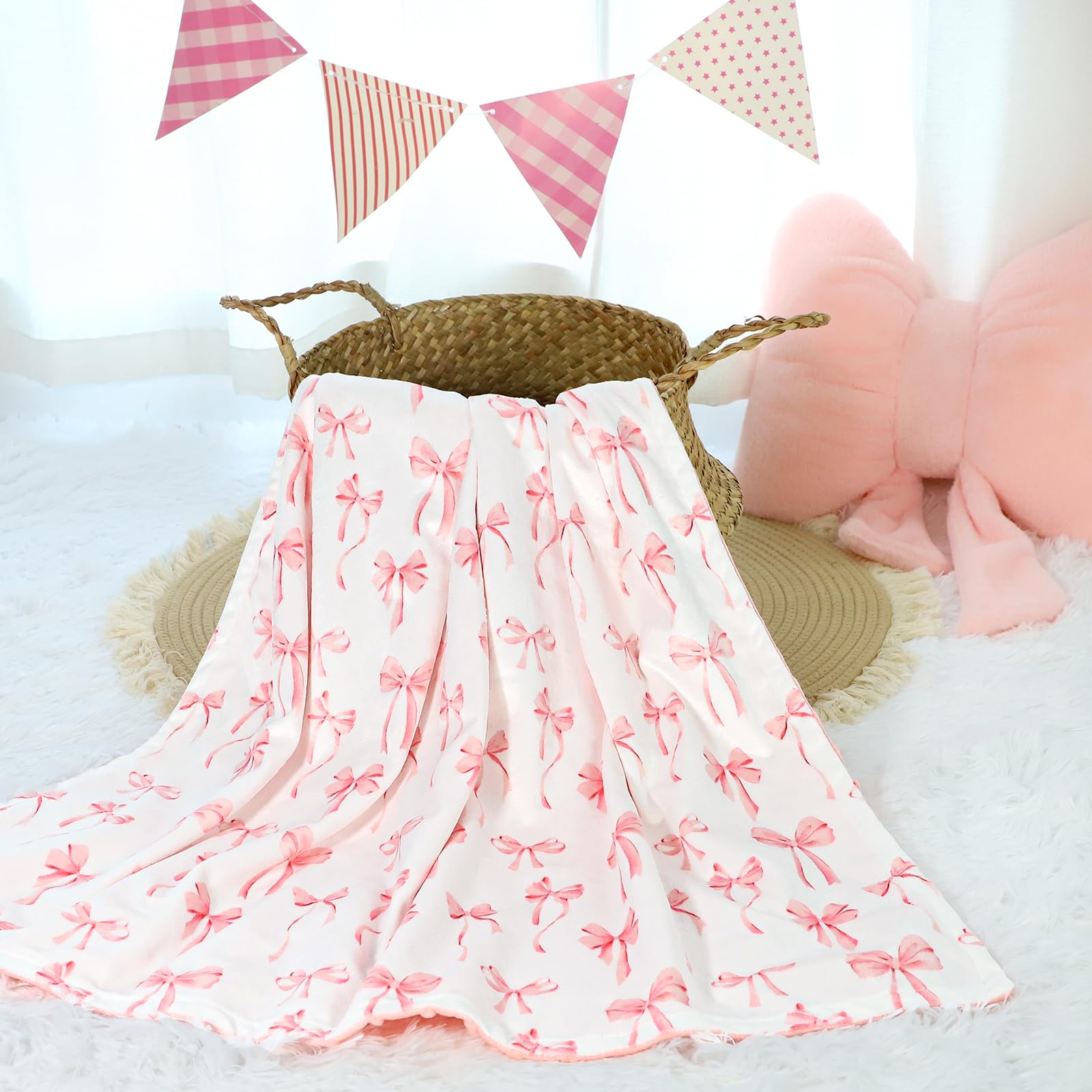 DAYEEBALL baby blanket machine wash care demonstrates easy cleaning and lasting softness.