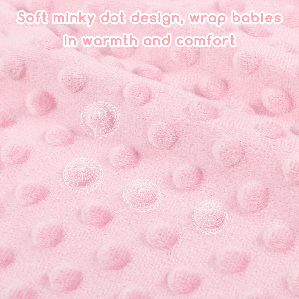 DAYEEBALL baby blanket nursery setup emphasizes pattern's imagination-stimulating effect and soft texture.