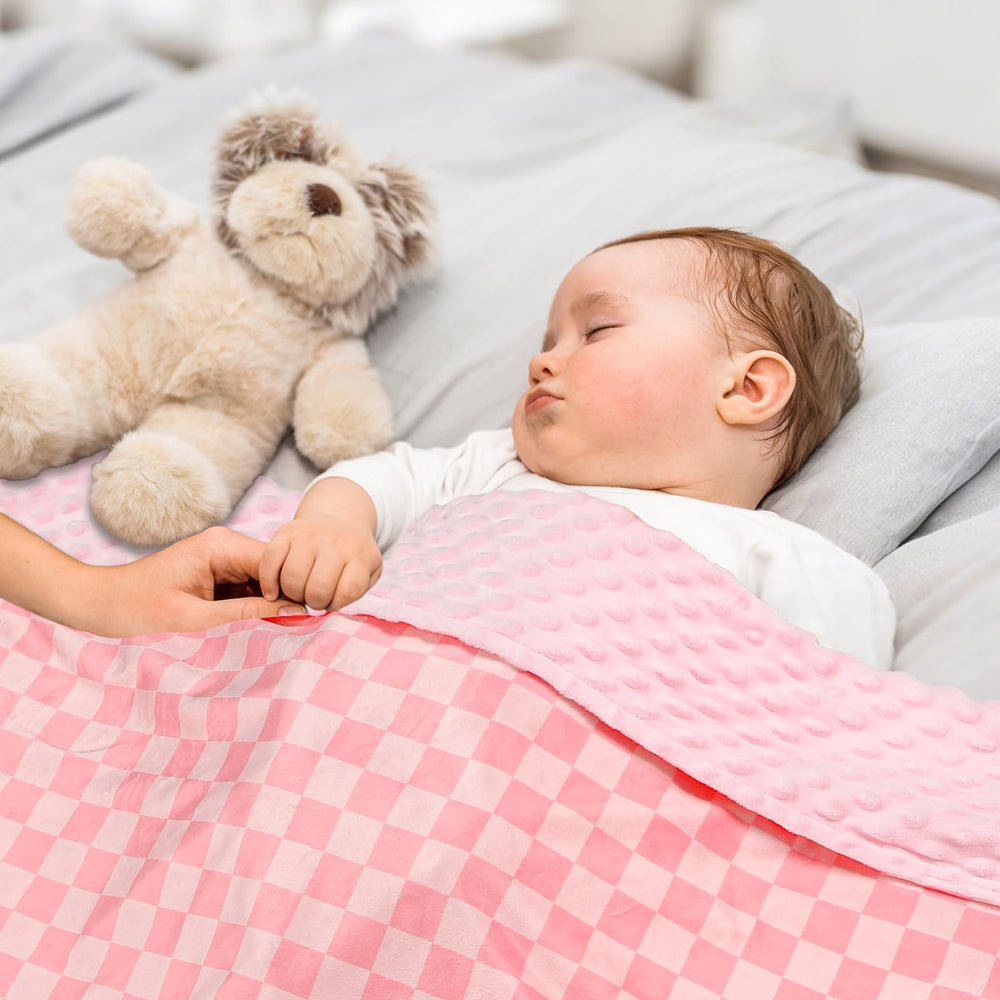 DAYEEBALL baby blanket crib setup shows double-layer warmth and breathable fabric.