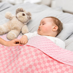 DAYEEBALL baby blanket crib setup shows double-layer warmth and breathable fabric.