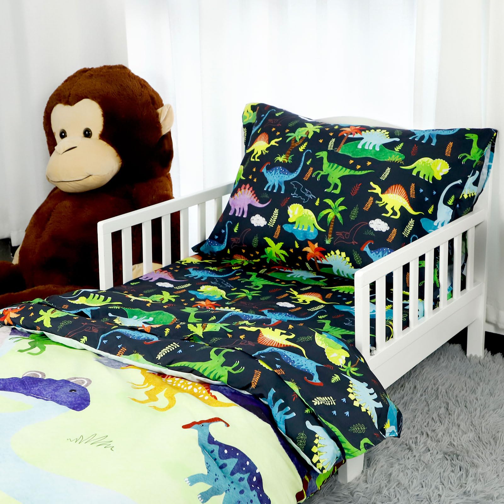 DAYEEBALL comforter features a bright dinosaur pattern to spark bedtime imagination.