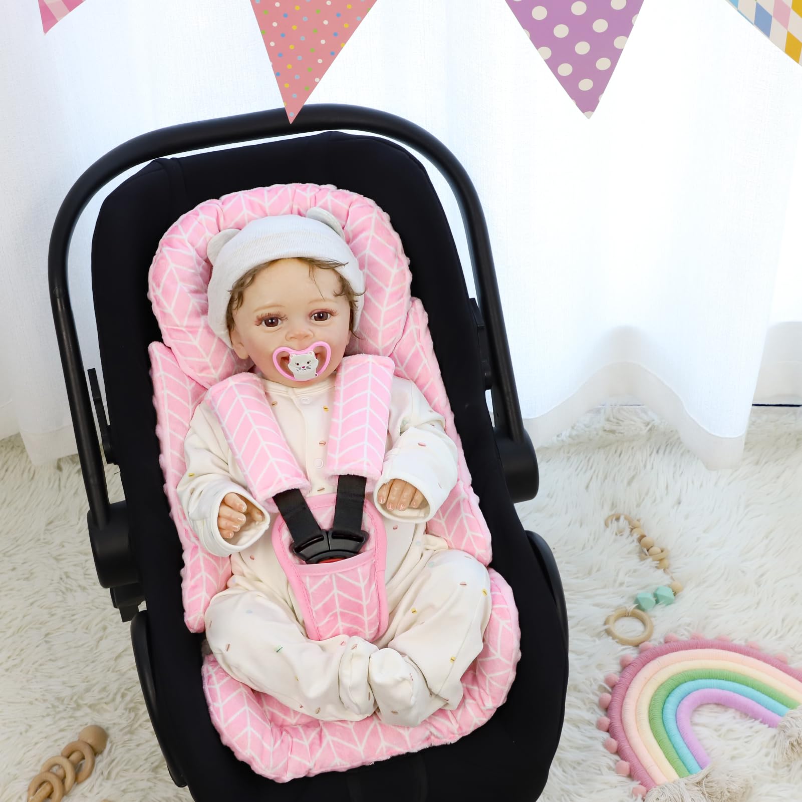DAYEEBALL infant head and neck support helps newborns sit more comfortably in car seats
