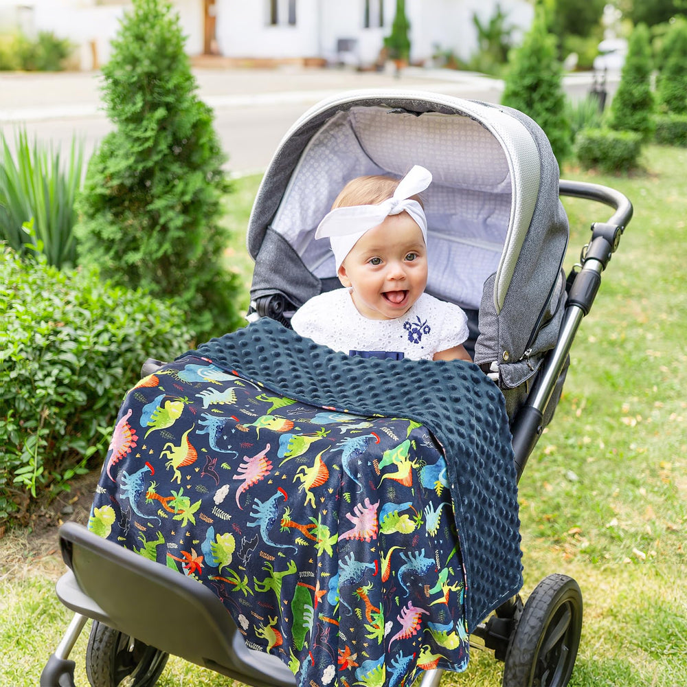DAYEEBALL nursing cover scenario with blanket demonstrates multi-use.