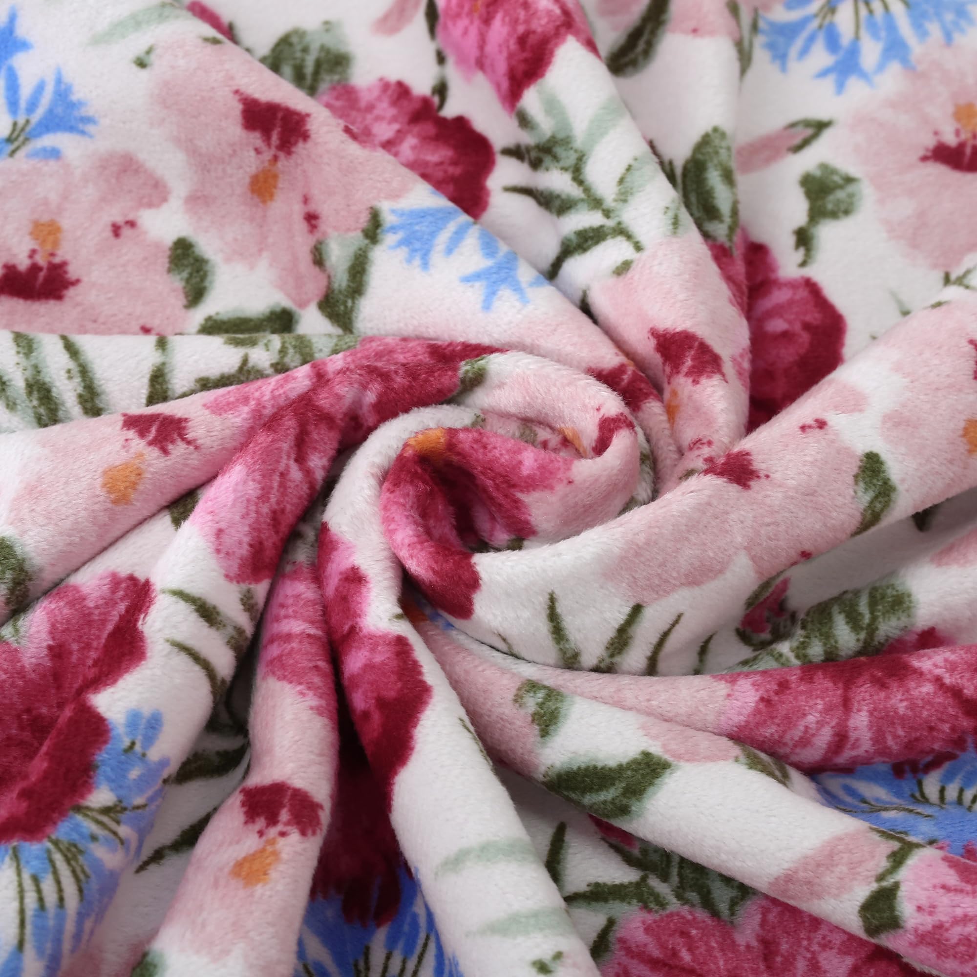 DaysU baby-crib blanket keeps little ones warm in nursery, car seat, and travel days.