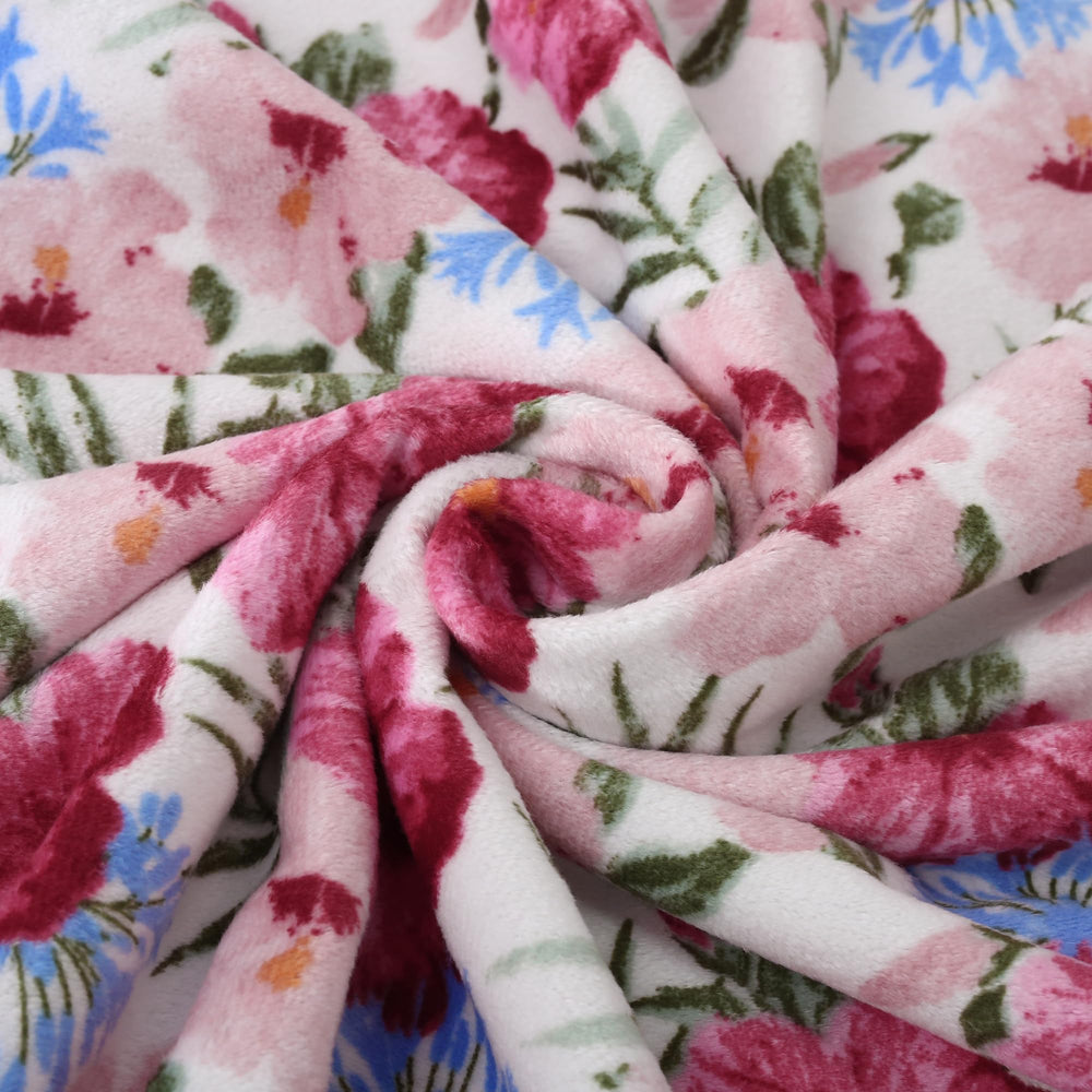 DaysU baby-crib blanket keeps little ones warm in nursery, car seat, and travel days.