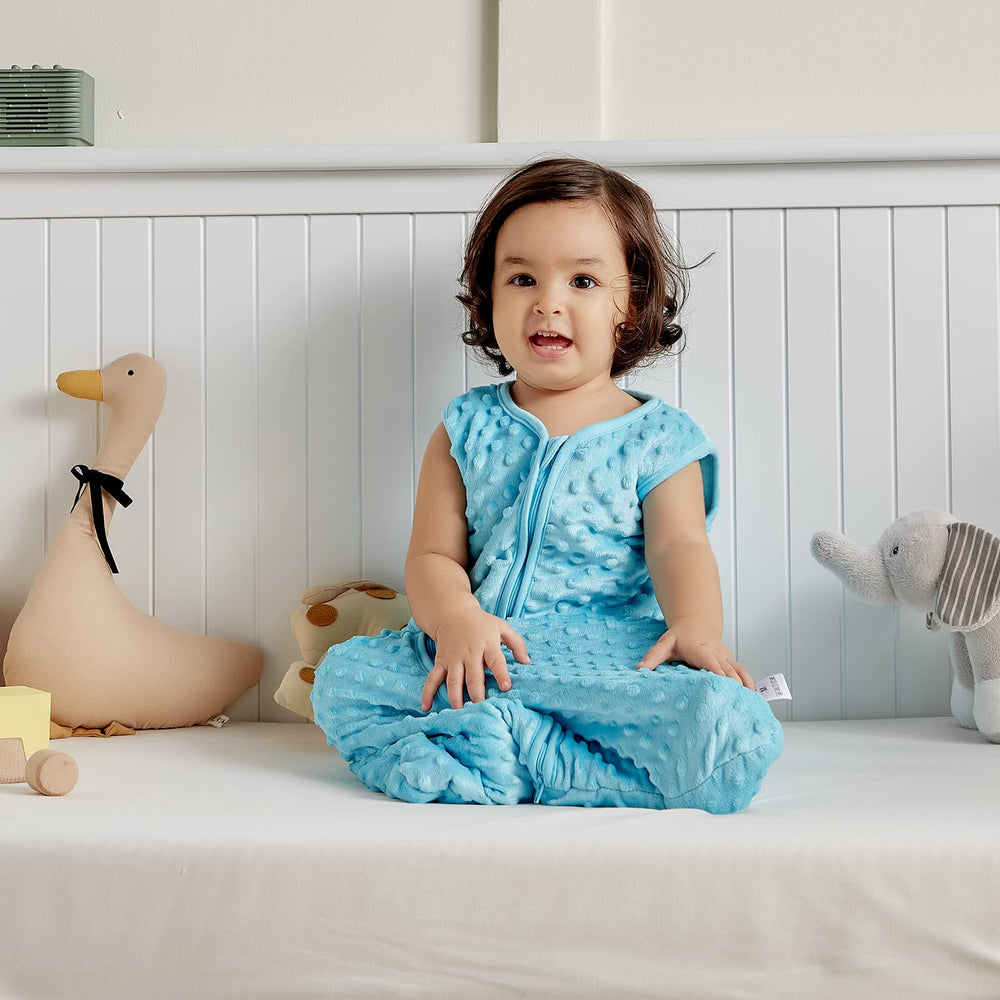 DaysU sleep sack uses zipper guard for skin protection.