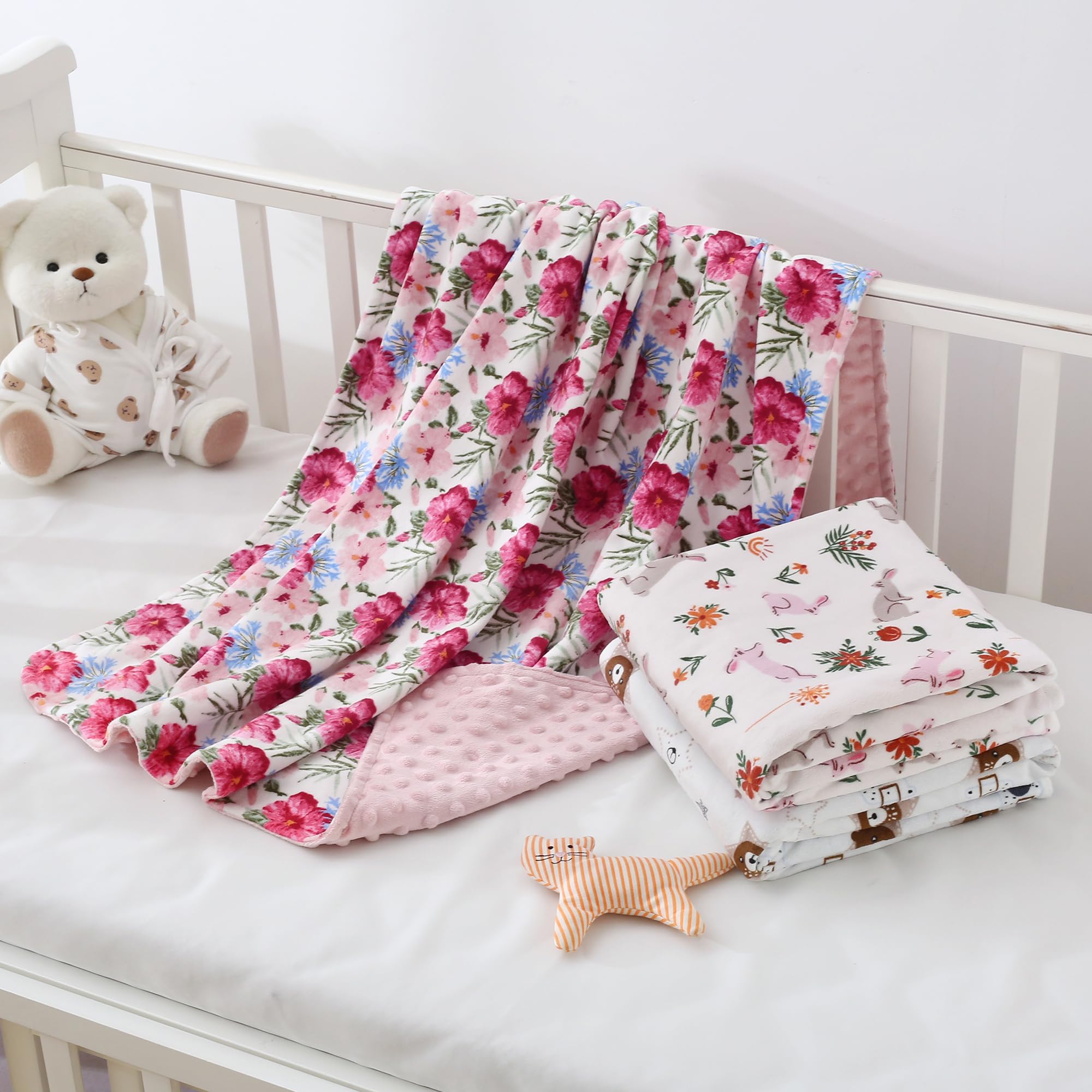 DaysU travel-friendly foldable blanket stays compact in bags for outings and naps.