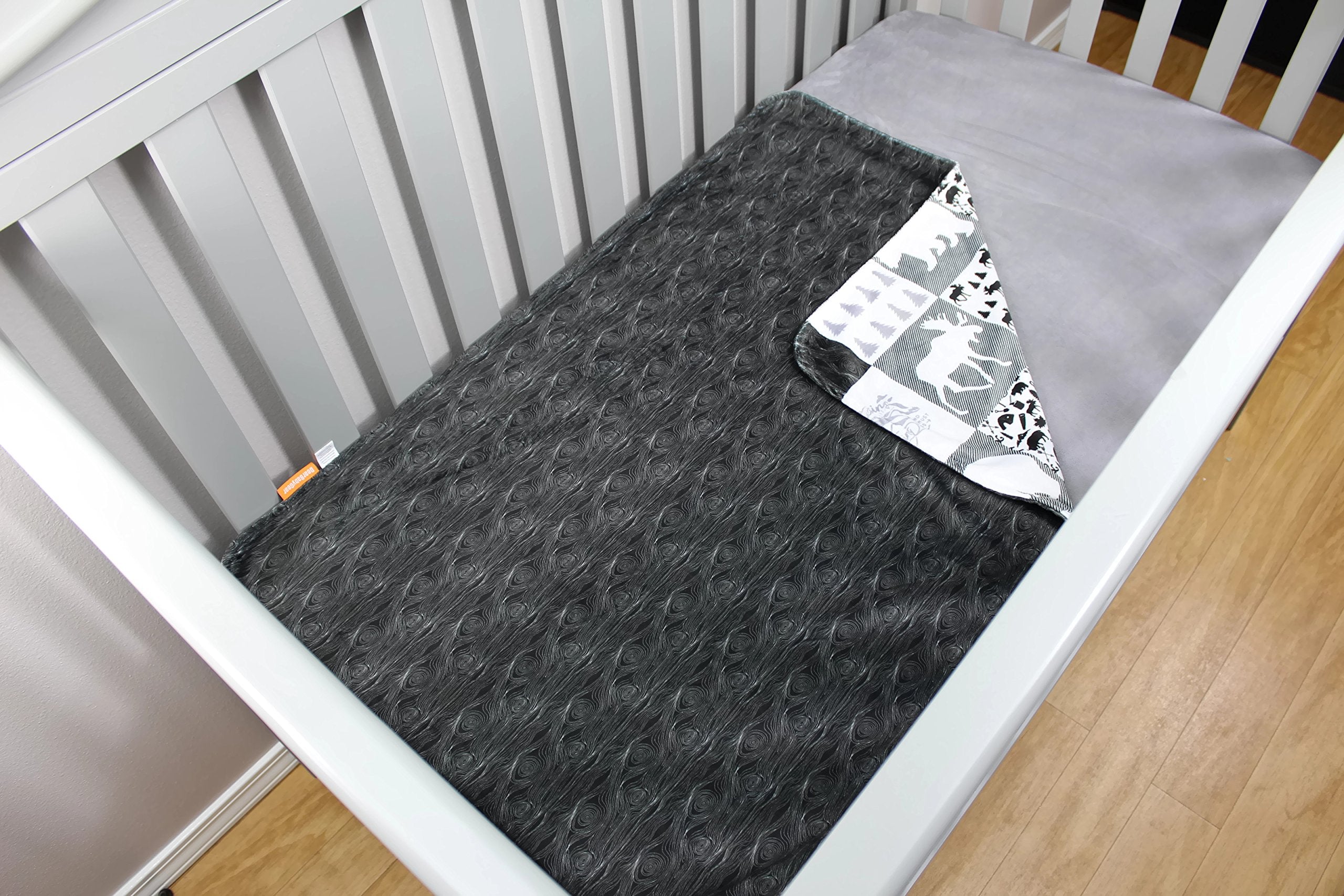 Dear Baby Gear Bears Deluxe Blanket mountains scene suits stroller or nap time.