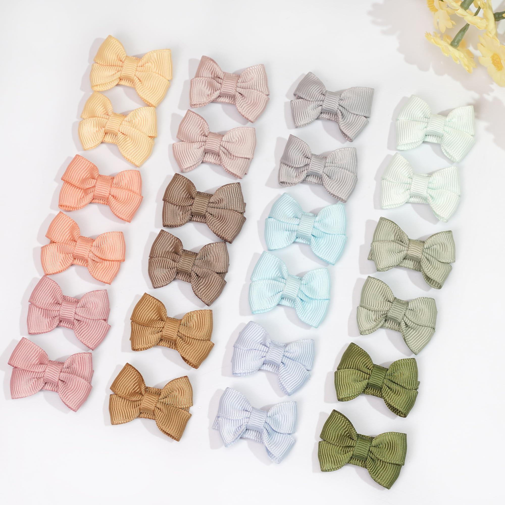 DED baby-bows 1.37-inch closeup showcases premium grosgrain and soft ribbon on each clip