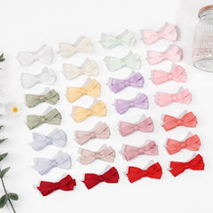 DED baby bows clip 2.2-inch size keeps hair light and comfortable