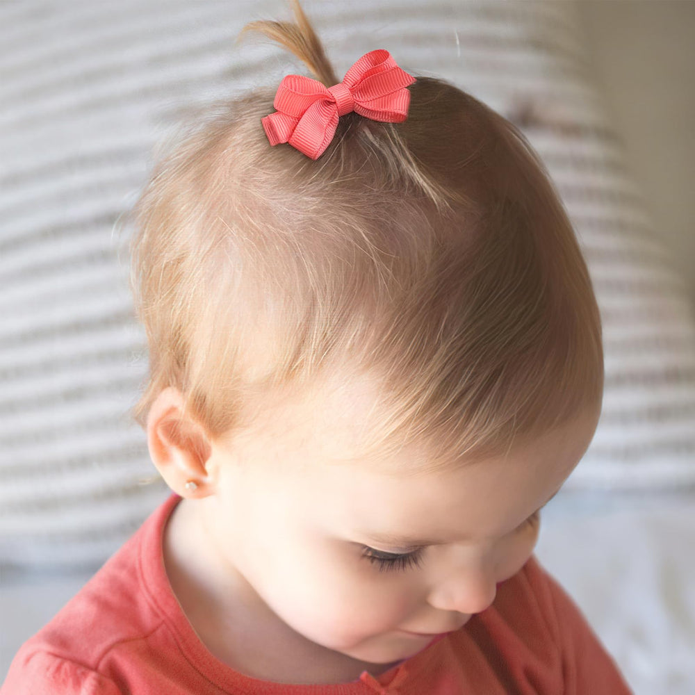 DED baby bows clip wearing-ready display demonstrates effortless daily styling