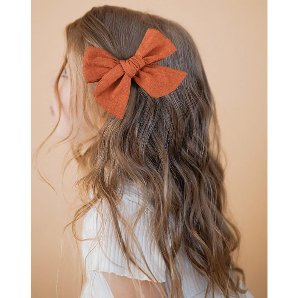 DEEKA versatile bow set offers three sizes for multiple looks