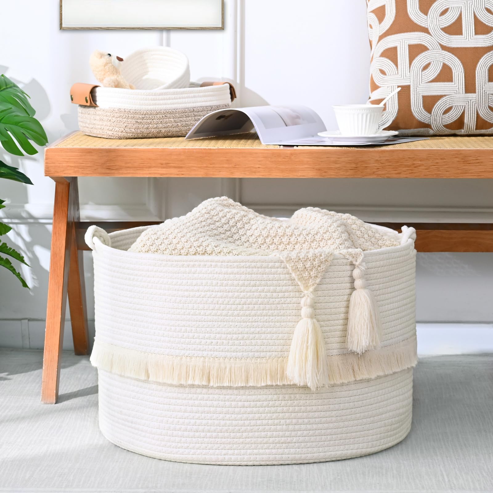 Degeyoyo 67L blanket basket close-up cotton rope showcases soft, odorless material.