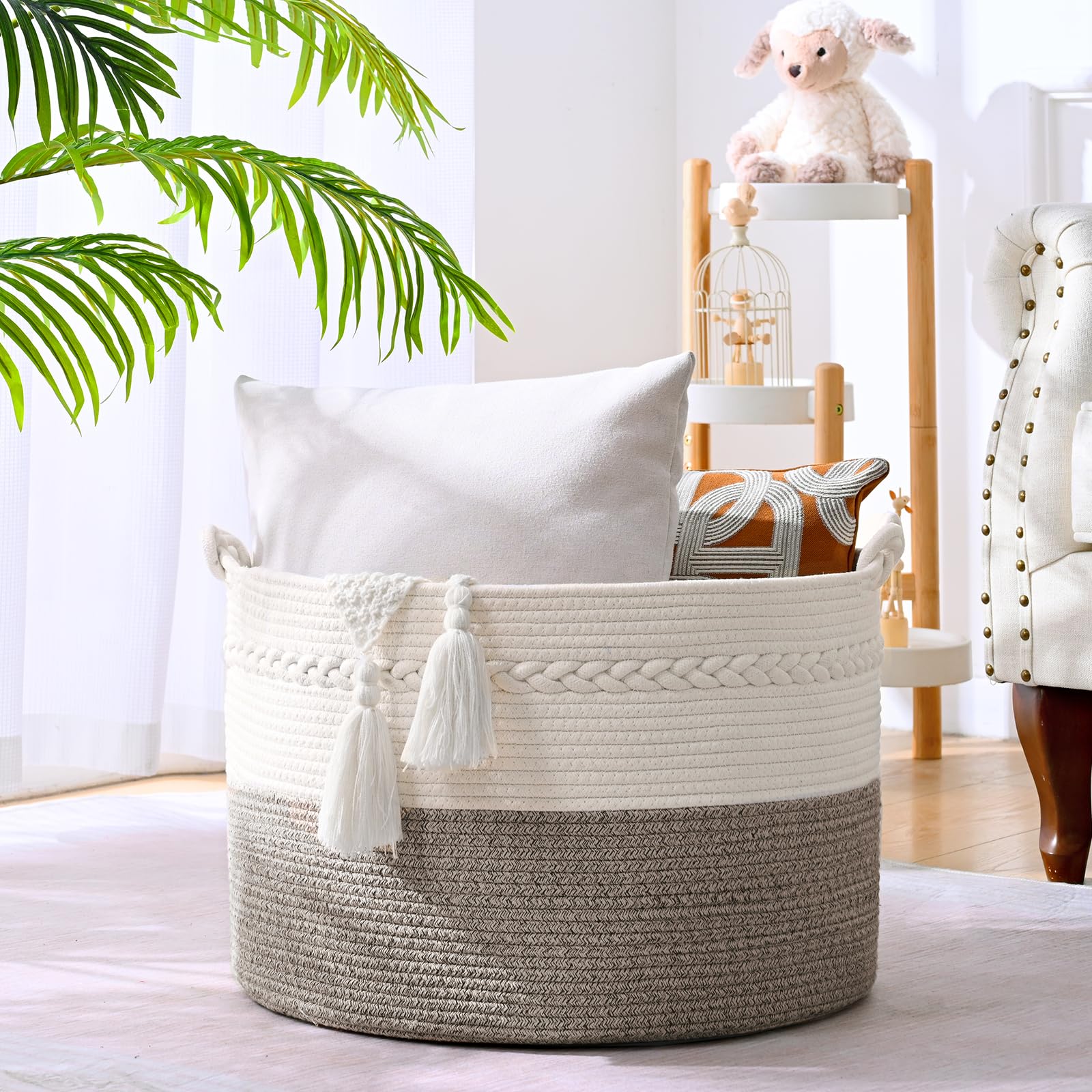 Degeyoyo 67L blanket basket folded-flat demonstrates easy storage when not in use.