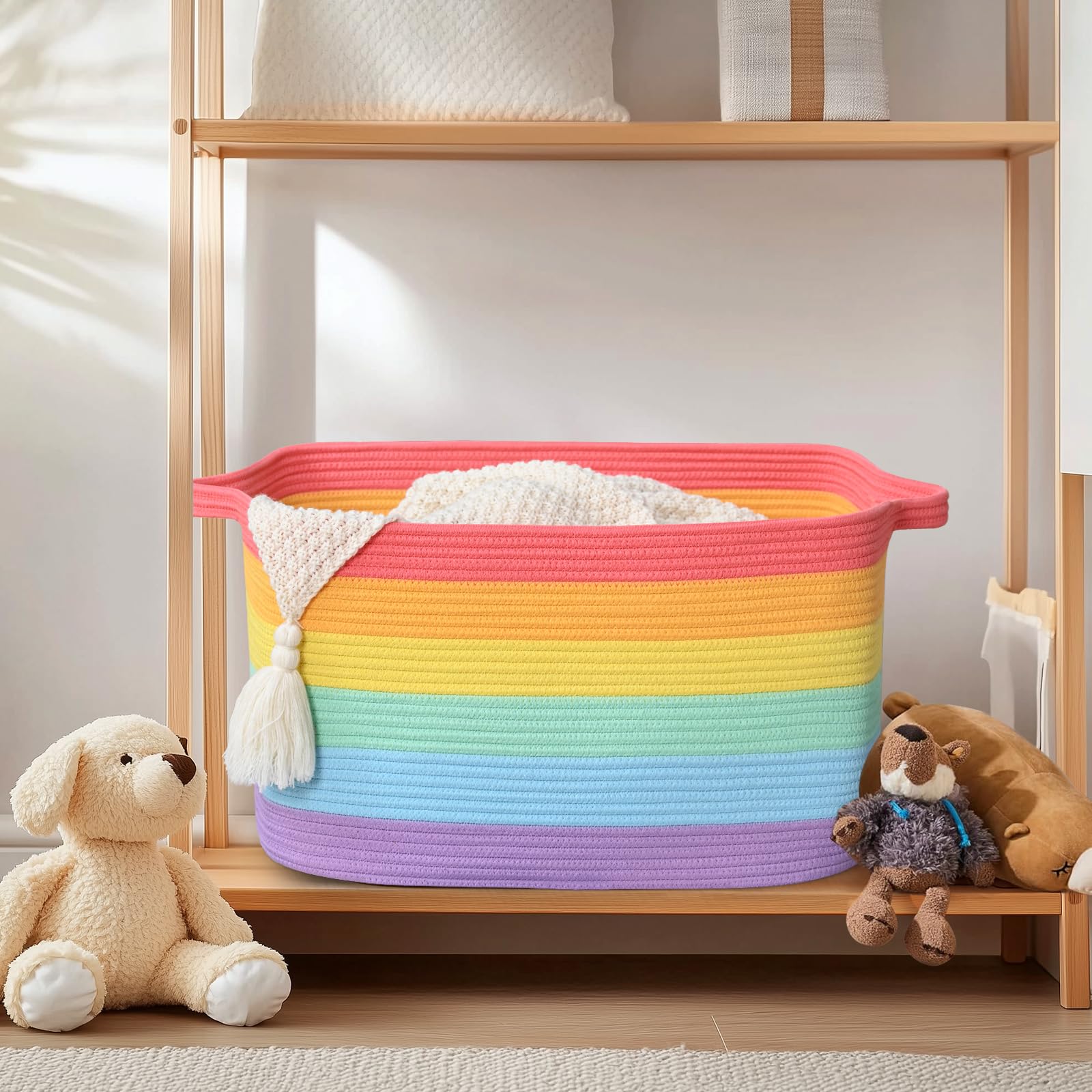 Degeyoyo blanket basket sturdy handles, easy to lift and drag
