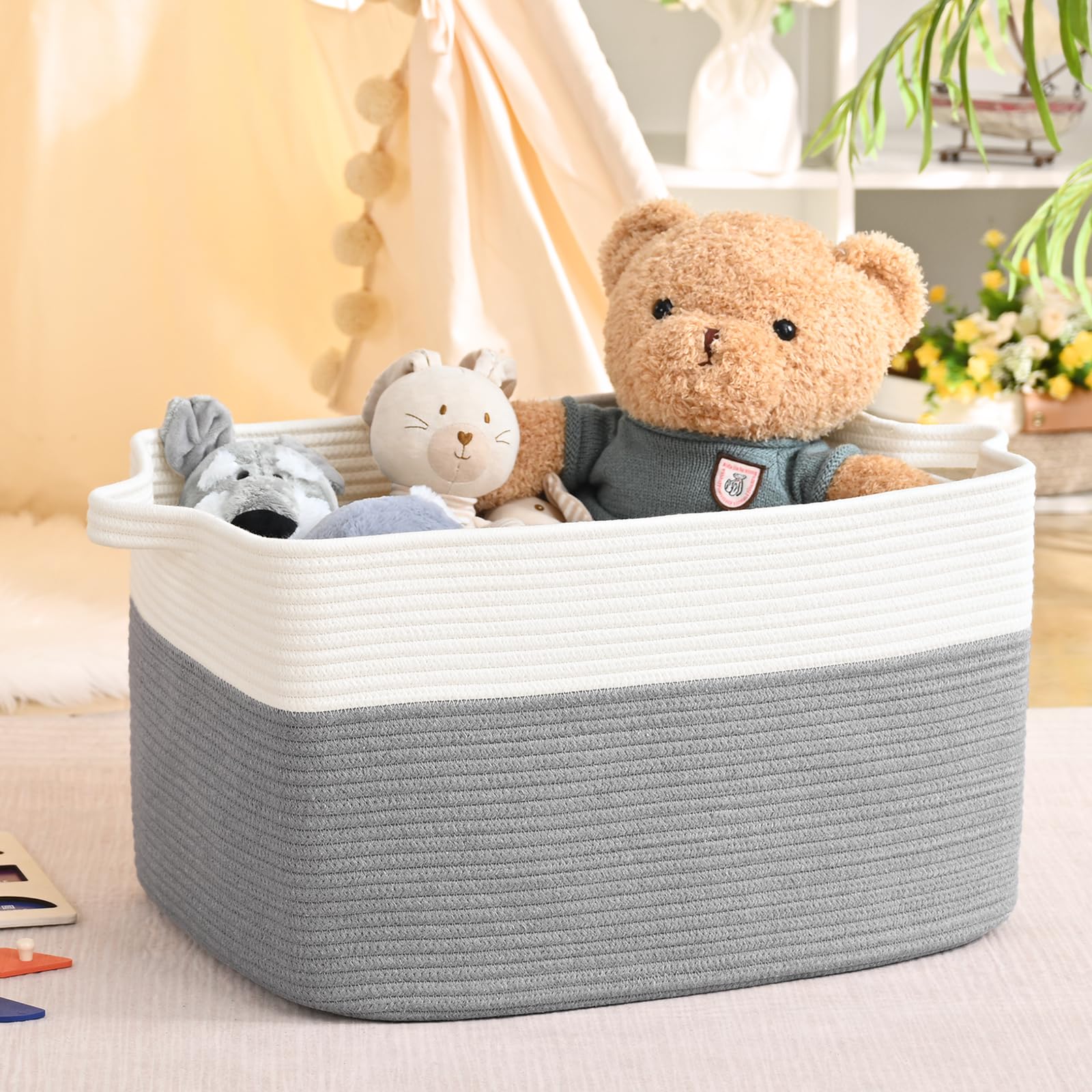 Degeyoyo large blanket basket side view highlights sturdy handles for easy transport.