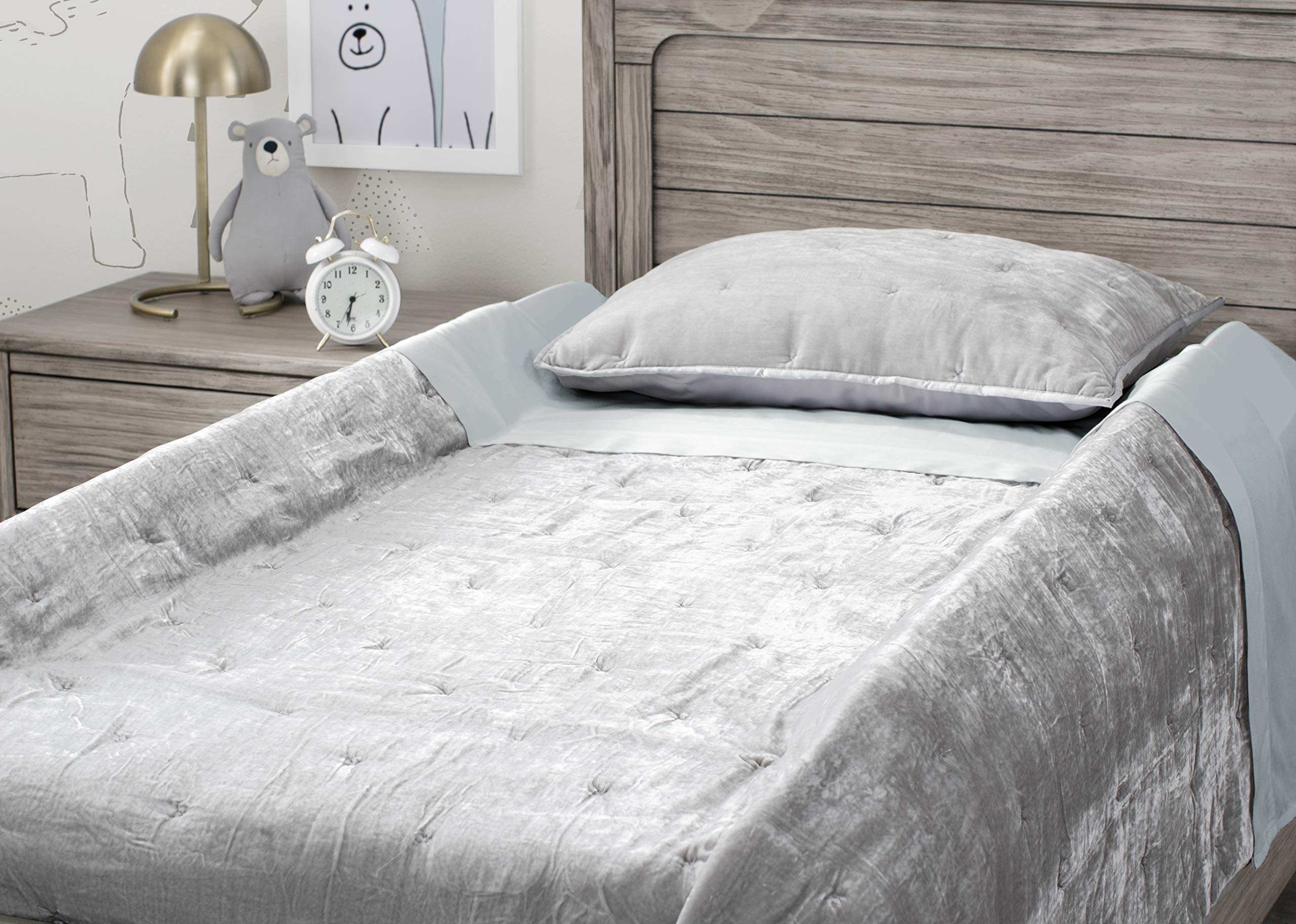 Delta Children bedrail fits Twin, Queen, and King beds for versatility.