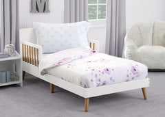 Delta Children fitted bottom sheet on toddler bed demonstrates secure fit.