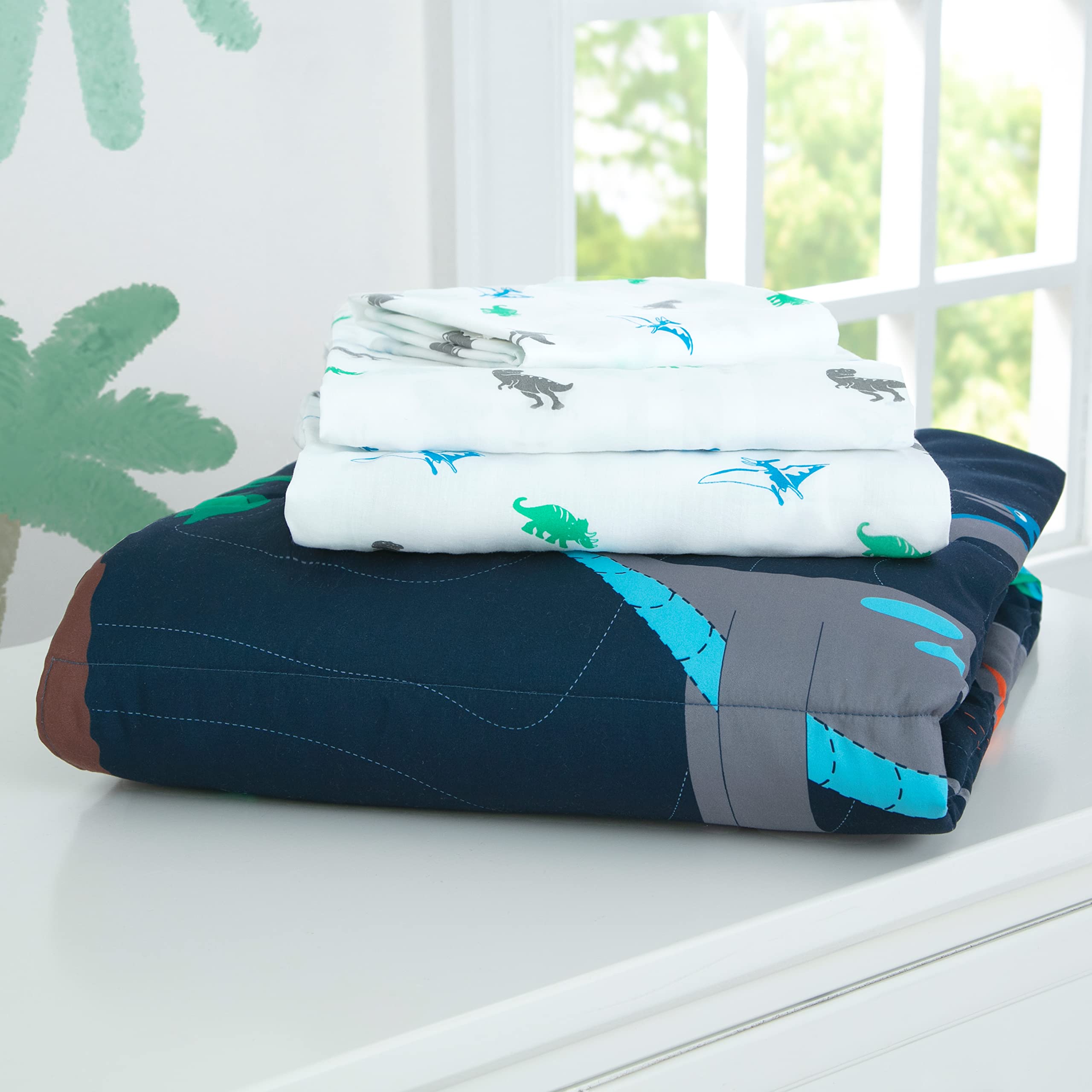 Delta Children quilt dimensions 51.5 by 27 inches provide snug toddler bed coverage.