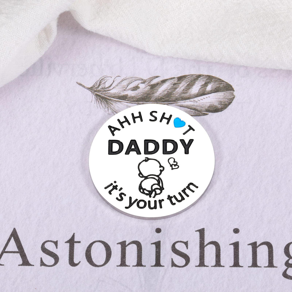 Delujouberst mummy turn engraving accentuates keepsake appeal.