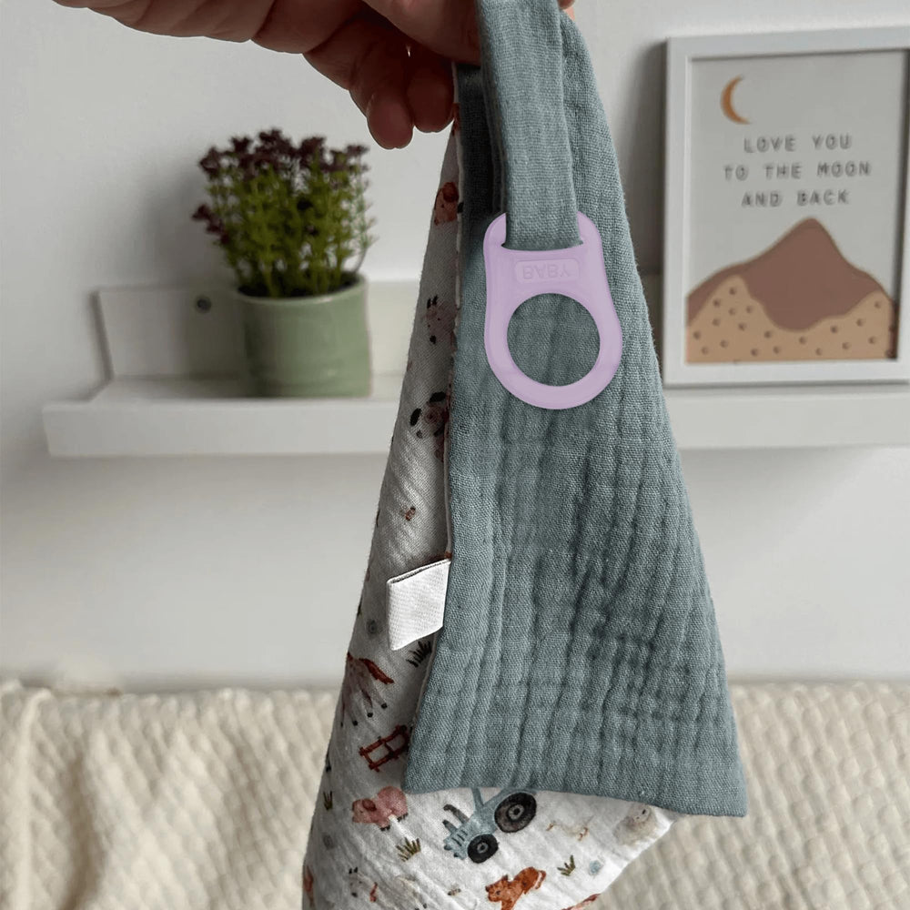 Demearly easy-clean non-porous surface allows quick wipe-down after daily use.