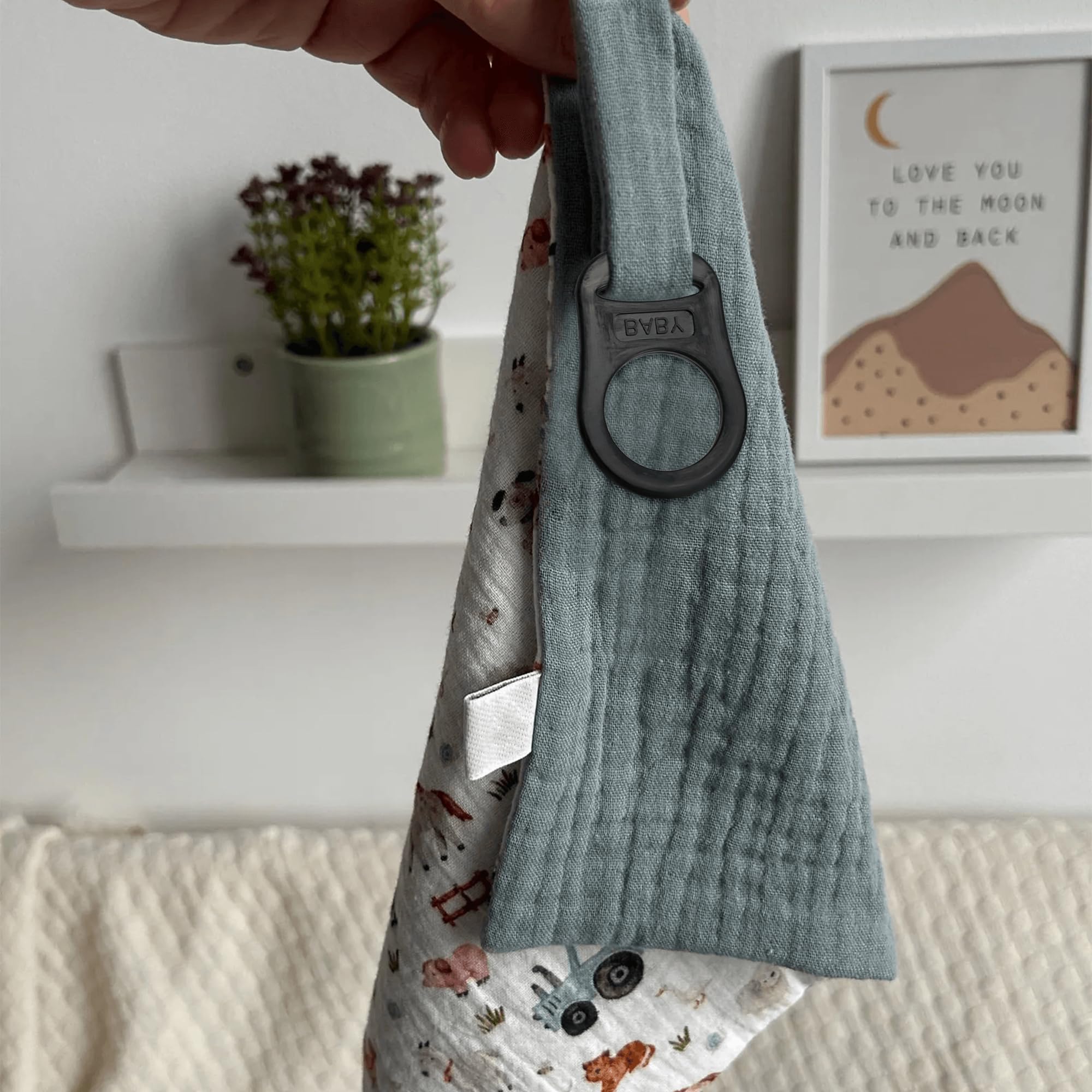 Demearly compact portable size fits diaper bags and car organizers.