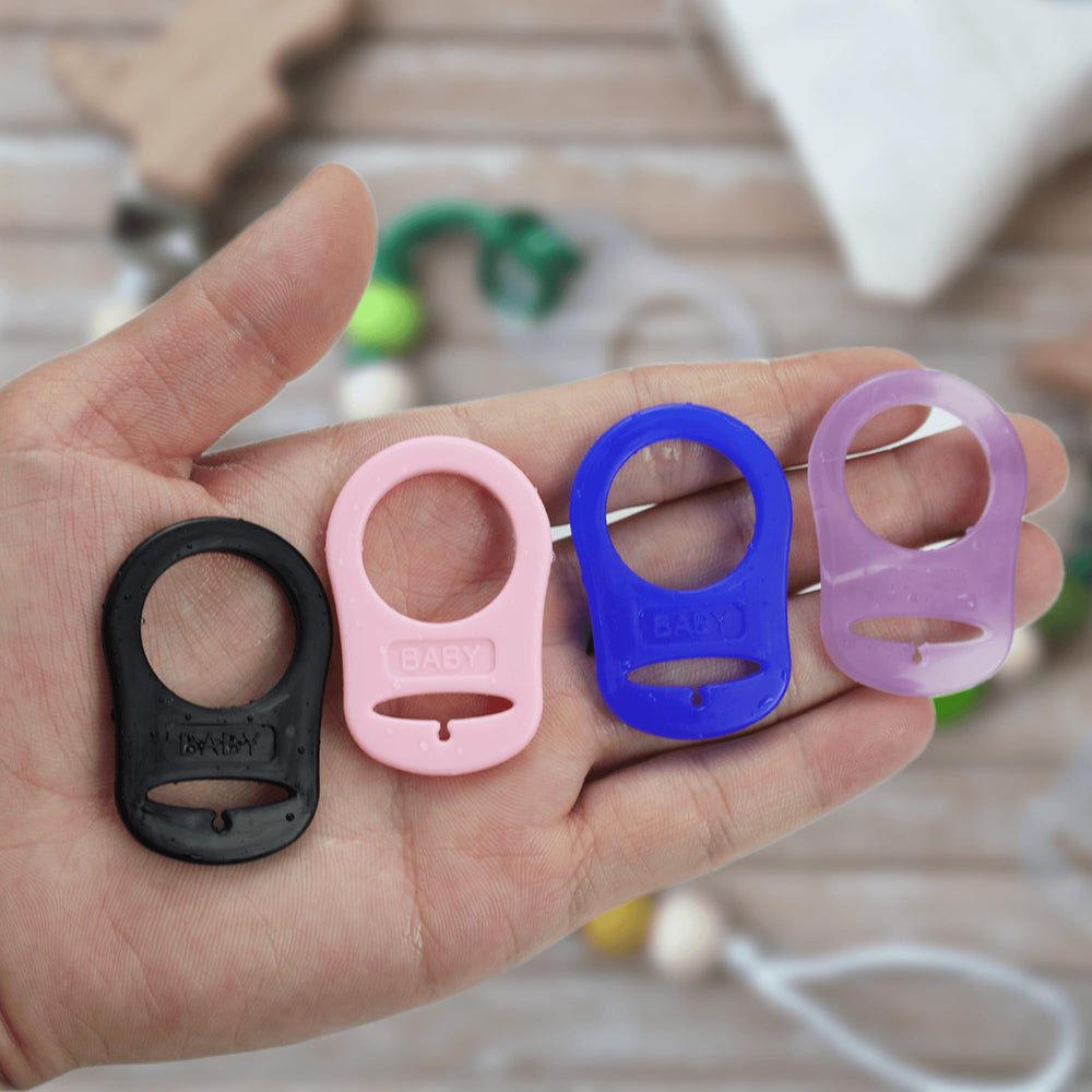 Demearly universal compatibility with button-style soothers supports versatile nursery use.