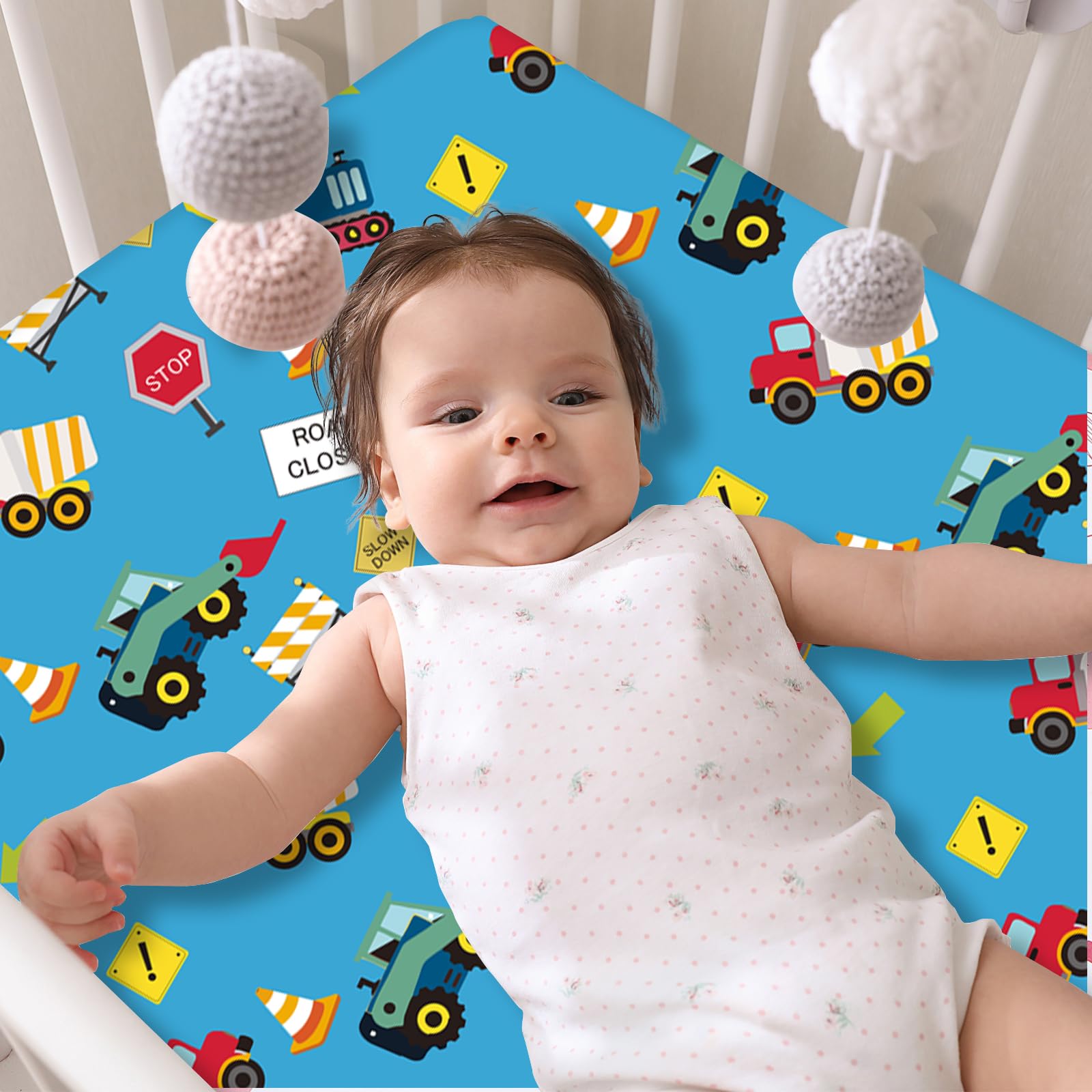 DengFengLai construction vehicles pattern crib sheet visual stimulation and comfort