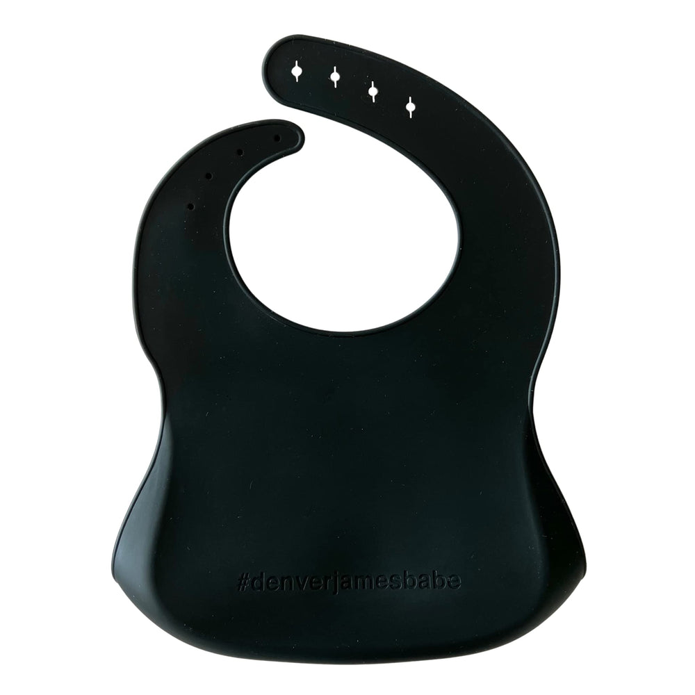 Denver James silicone feeding bib with adjustable neck stays snug as baby grows, reducing outfit changes.