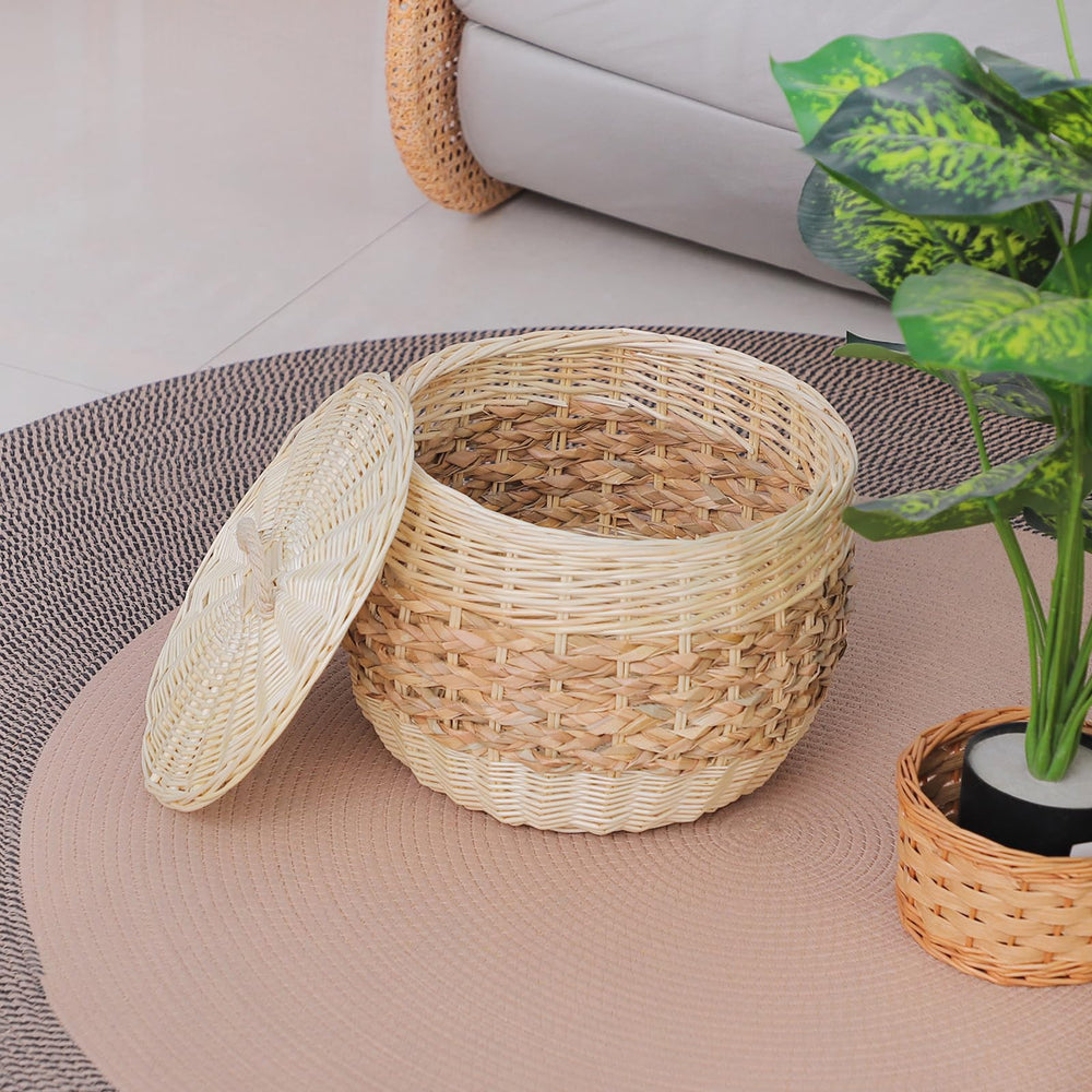 DGANXUN willow rattan weave reveals natural texture for rustic interiors.