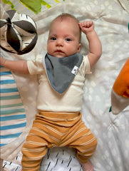 Diaper Squad absorbent double-layer bibs trap drool for longer dryness.