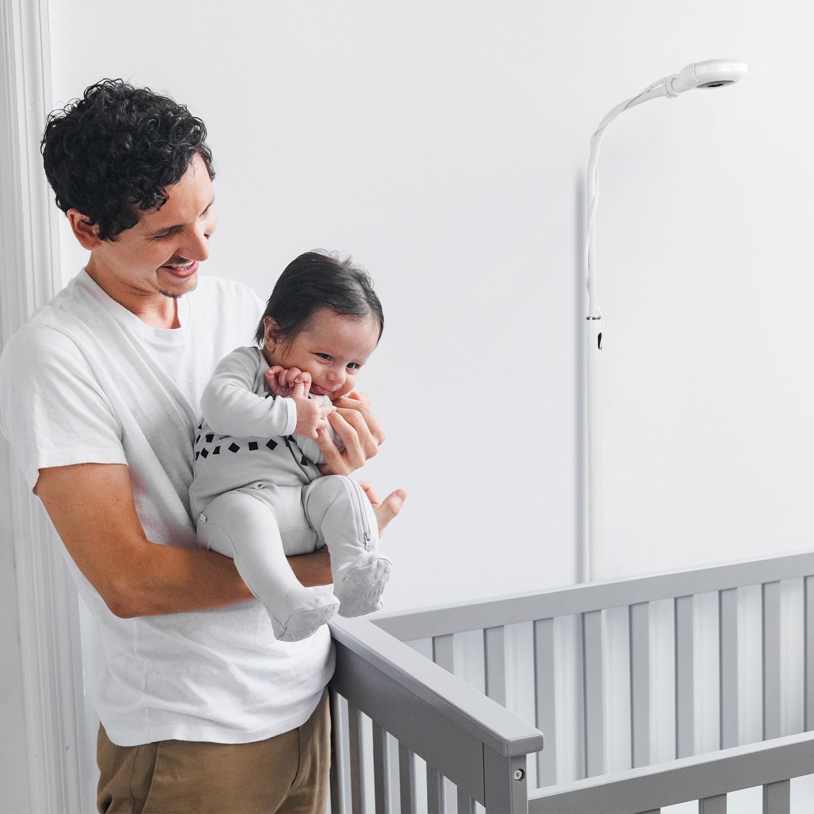 Didalo floor stand gooseneck arm provides flexible angles for optimal Nanit Pro viewing.