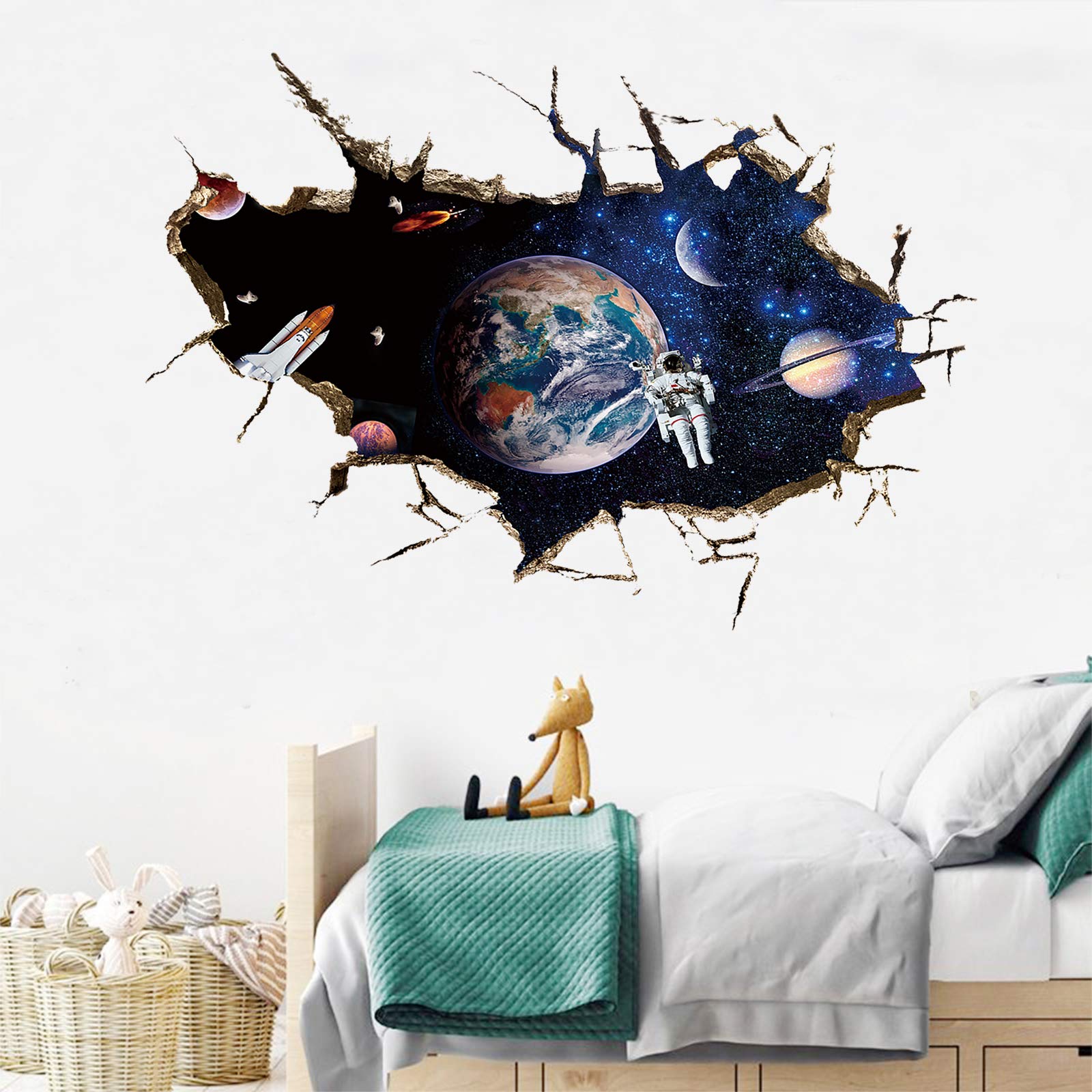 DILIBRA easy-peel astronaut decal sticks smoothly and removes cleanly.