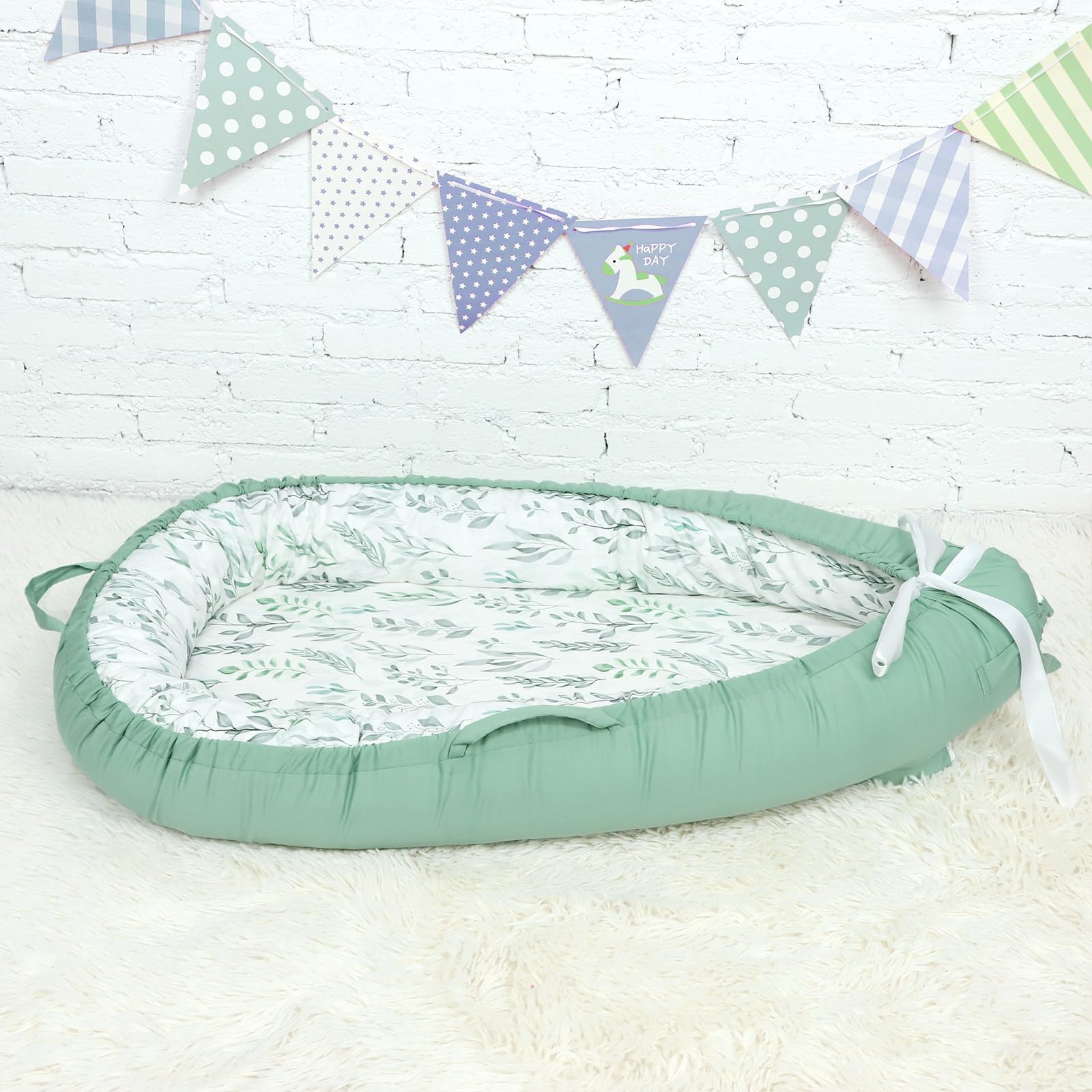 DILIMI machine-washable cover highlights easy care after messes and spills.