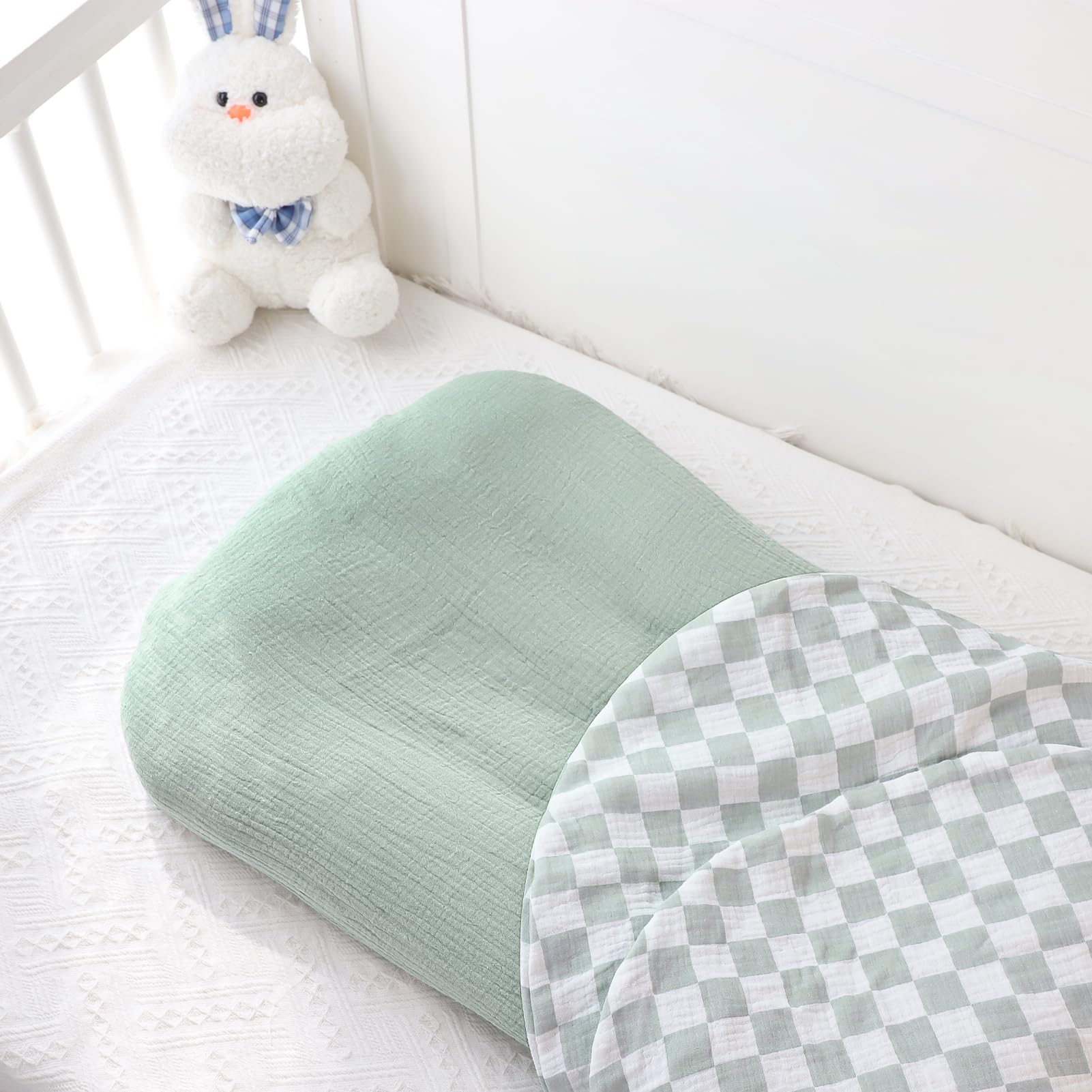 DILIMI machine-washable lounger cover simplifies care for busy parents