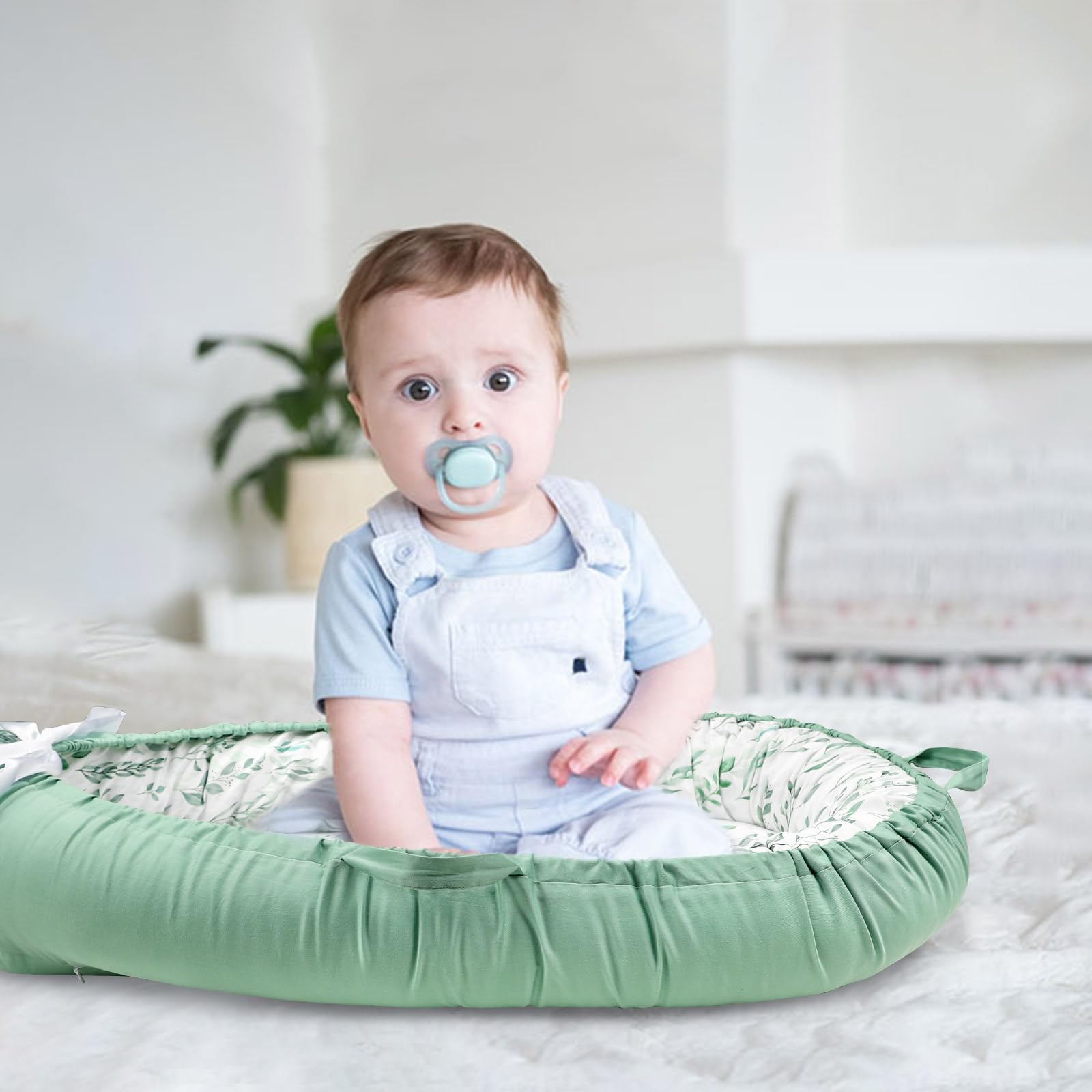 DILIMI soft cotton fabric close-up shows gentle touch on baby's skin.
