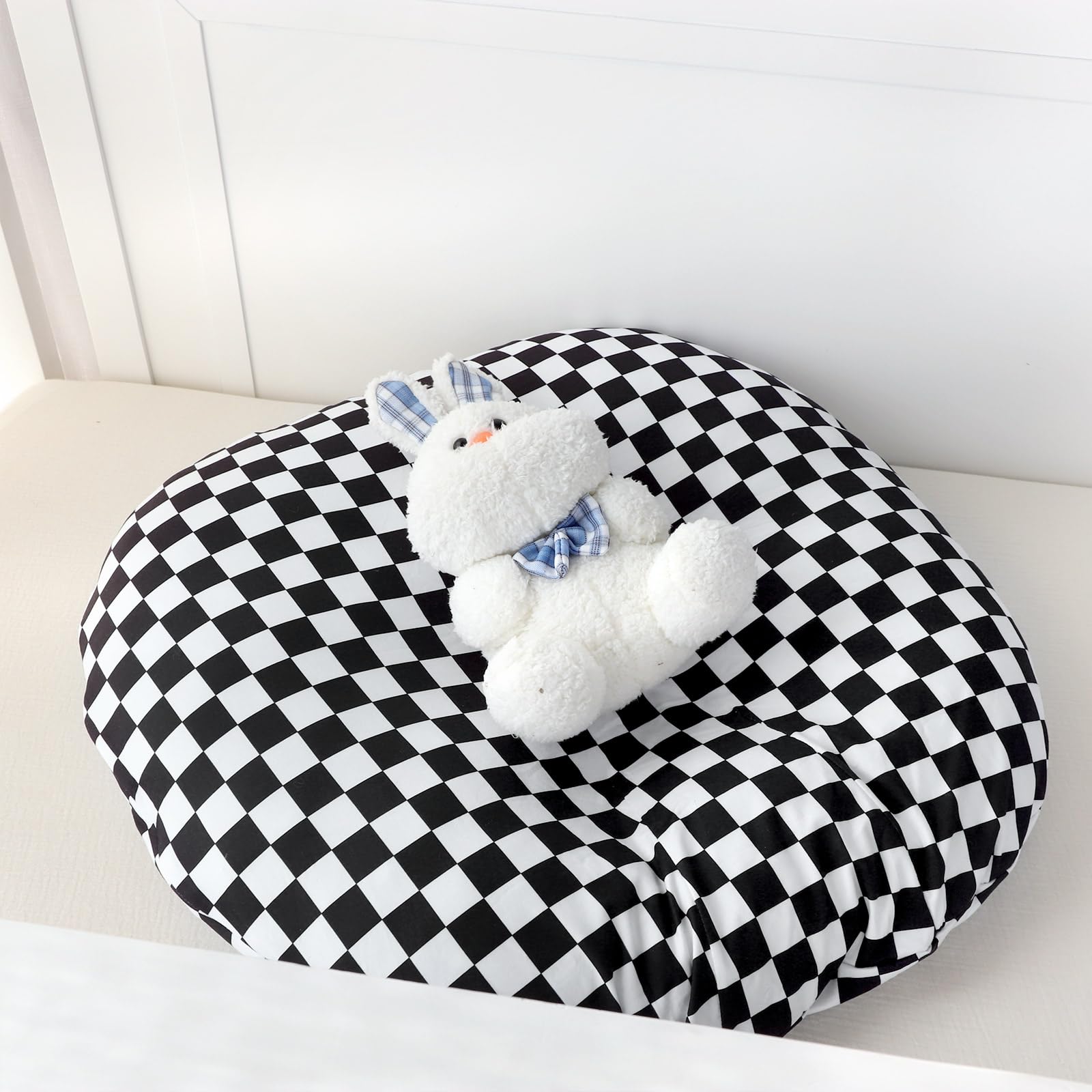 DILIMI fits Boppy-style newborn loungers for a snug, compatible fit.