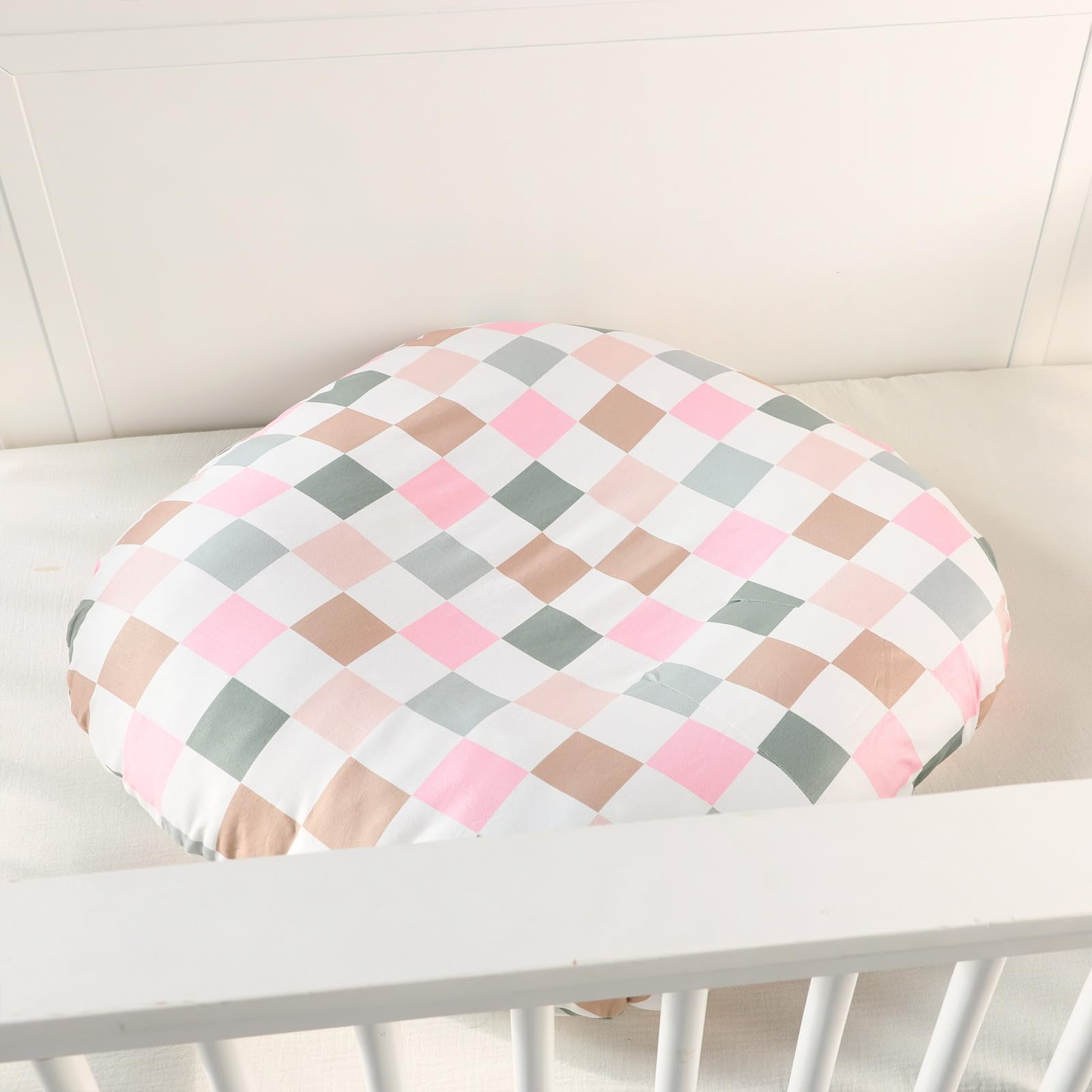 DILIMI Newborn Lounger Cover is machine-washable for effortless care and upkeep.