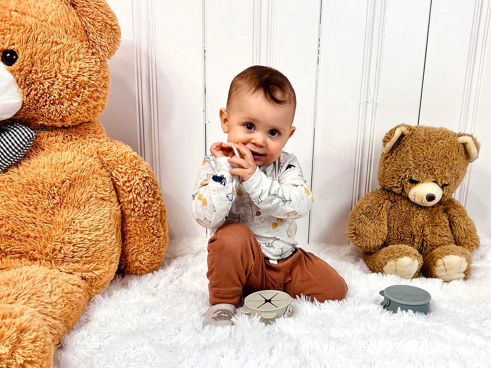 Dilovely 9-ounce milieu snack cups hold age-appropriate portions for toddlers.