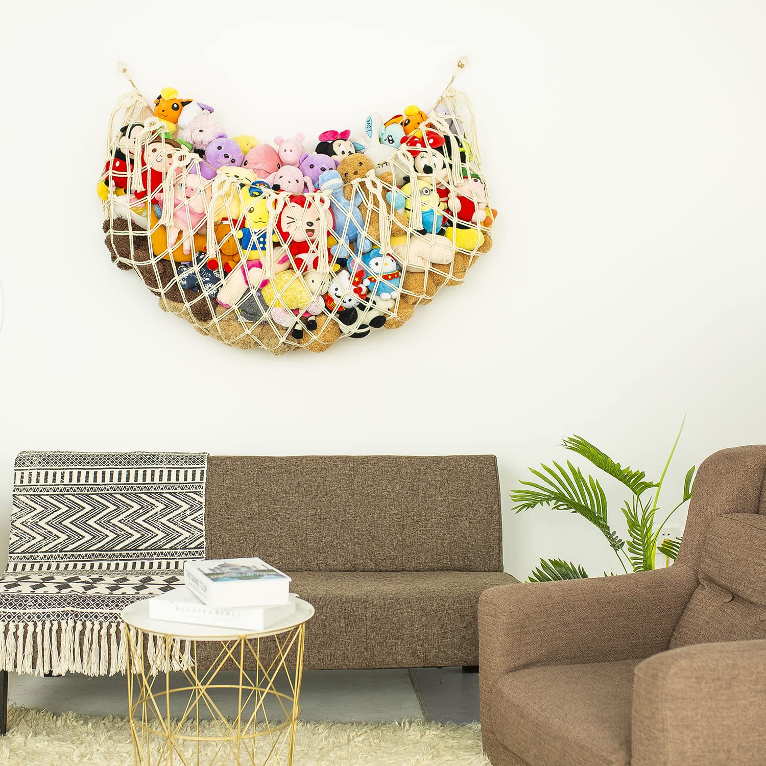 Diocos macrame cotton cord hammock showing handmade charm and durability.
