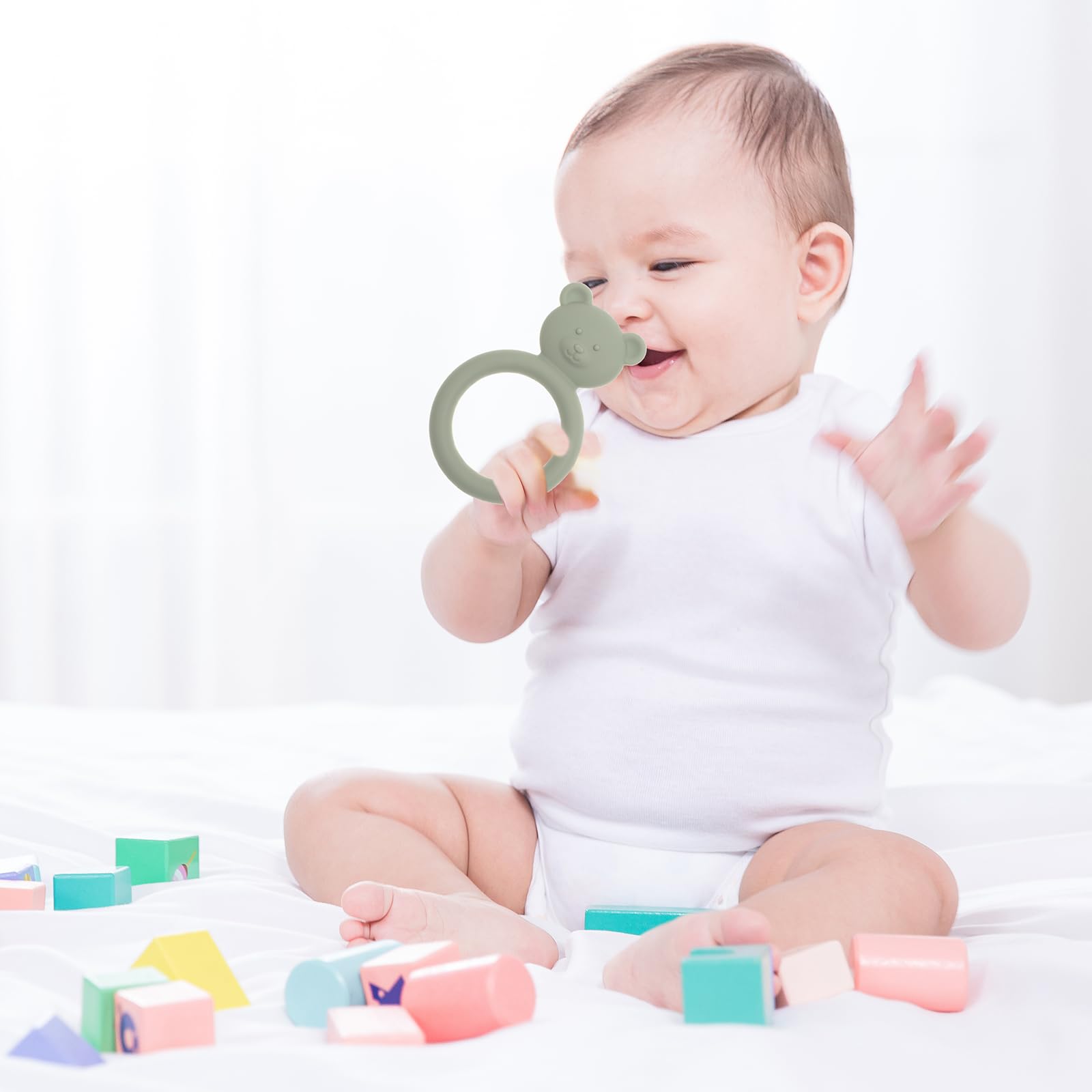 Dirbabi teether with wide opening enables easy grasp for small hands