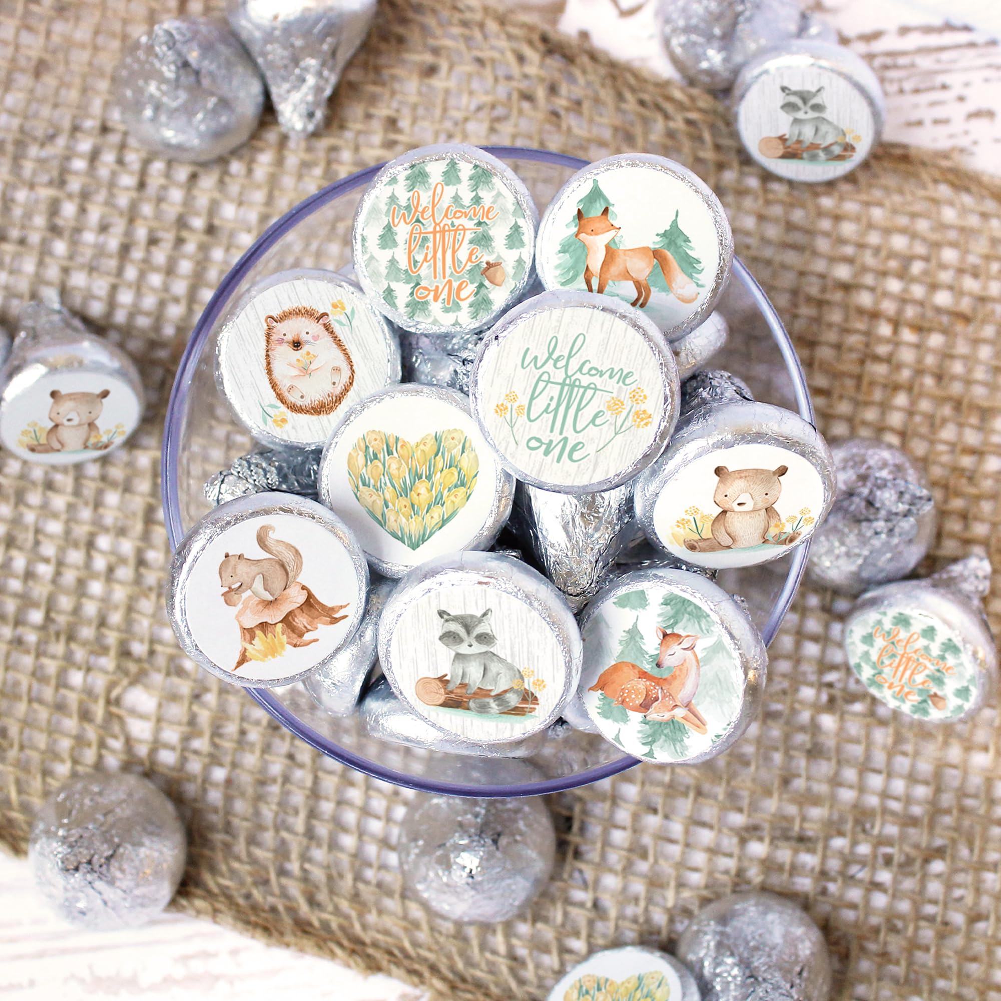 Distinctivs 9 designs provide versatile options for various baby shower themes