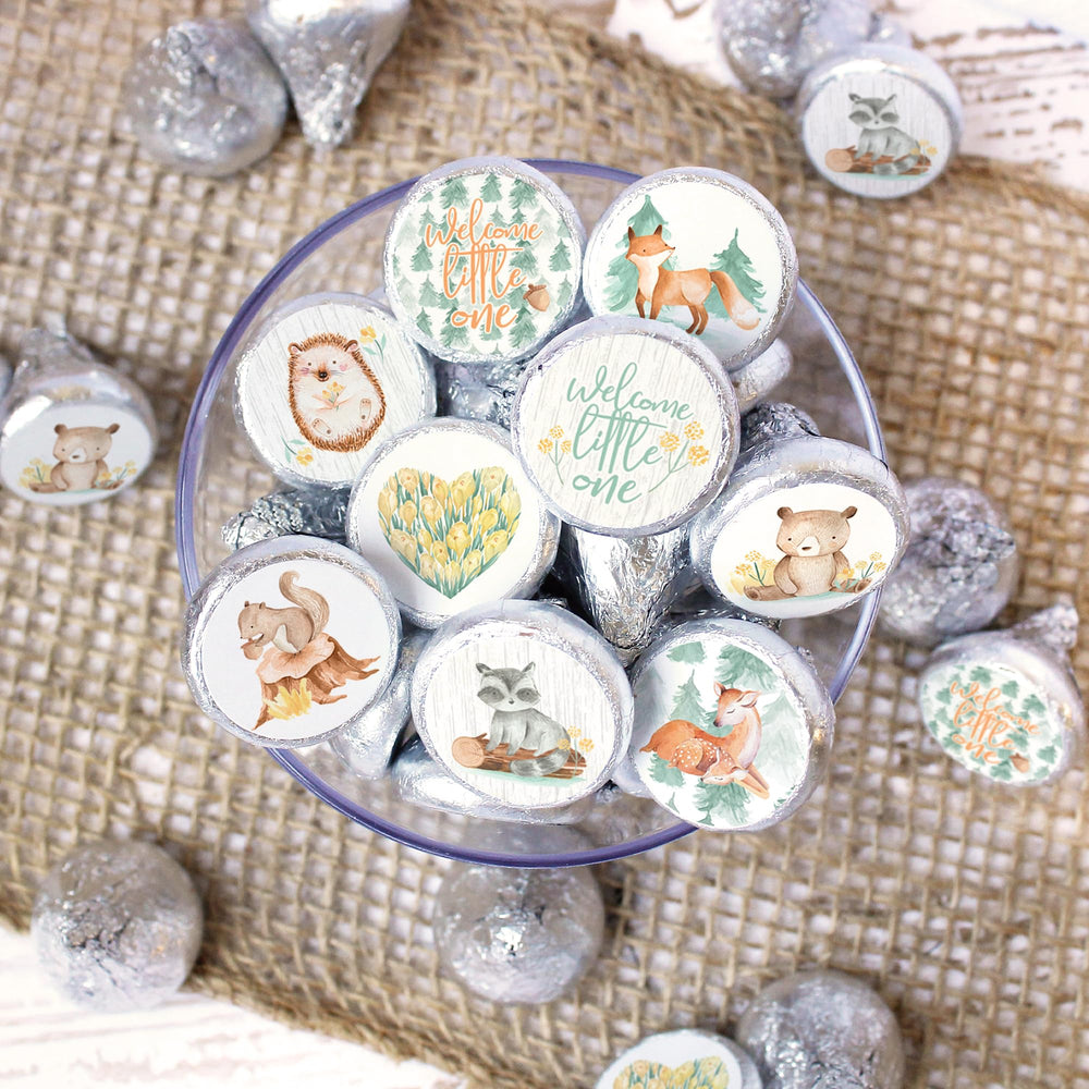 Distinctivs 9 designs provide versatile options for various baby shower themes