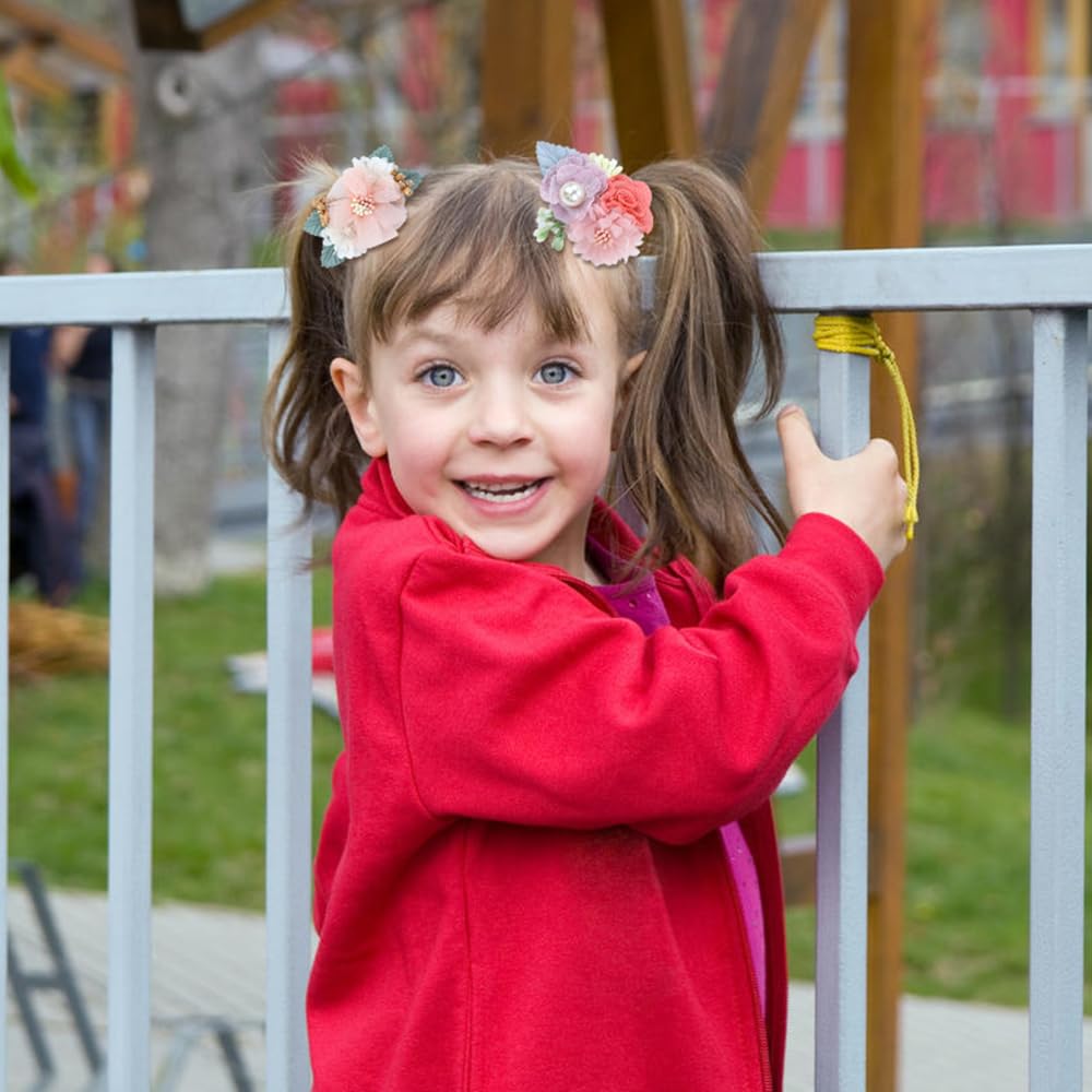 Dizila elastic band close-up showing stretch and softness for kids