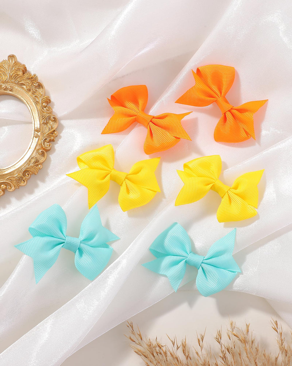 Doboi baby gift clip ready in a colorful bow set.