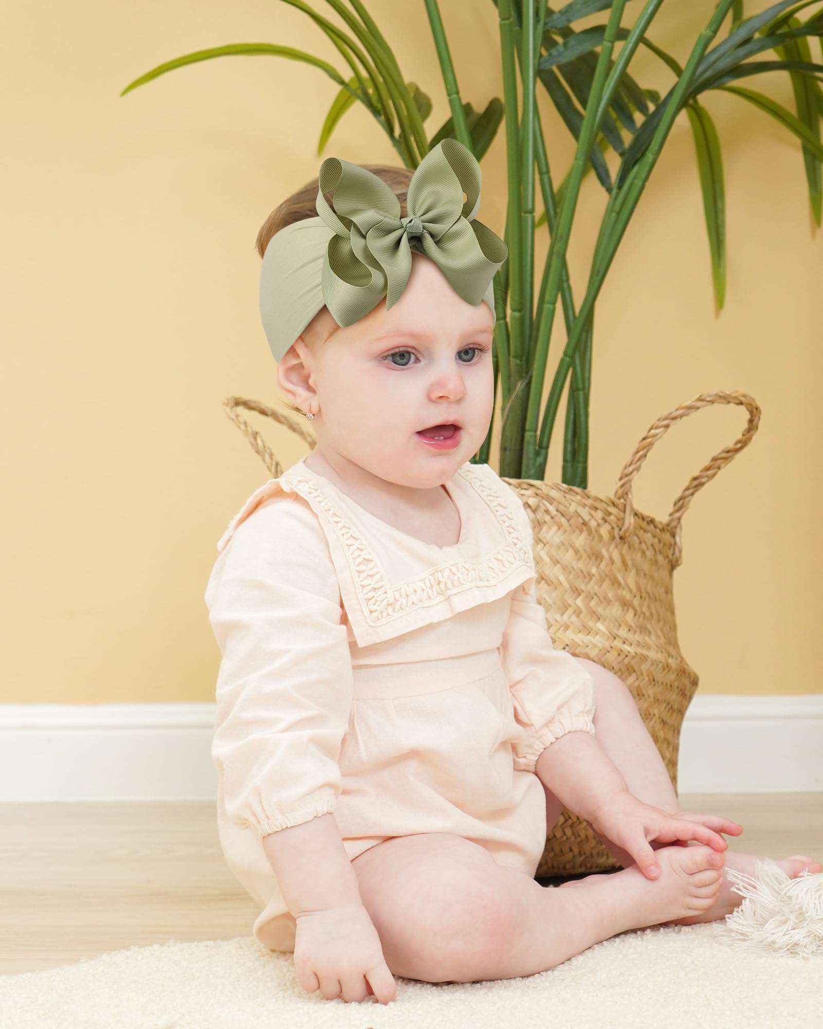 Doboi baby photoshoot accessory adds cute styling to outfits
