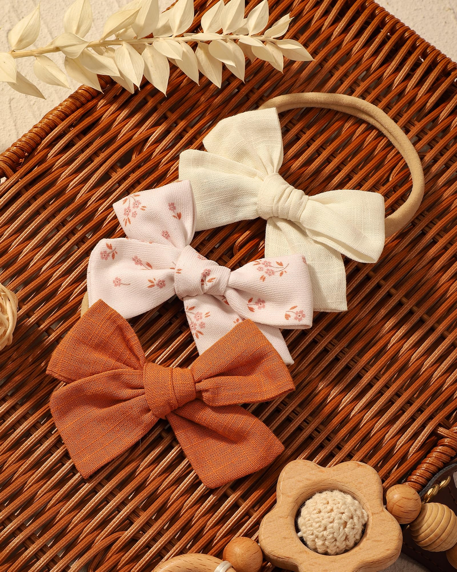 Doboi bows measure 3.54 inches for balanced outfit styling