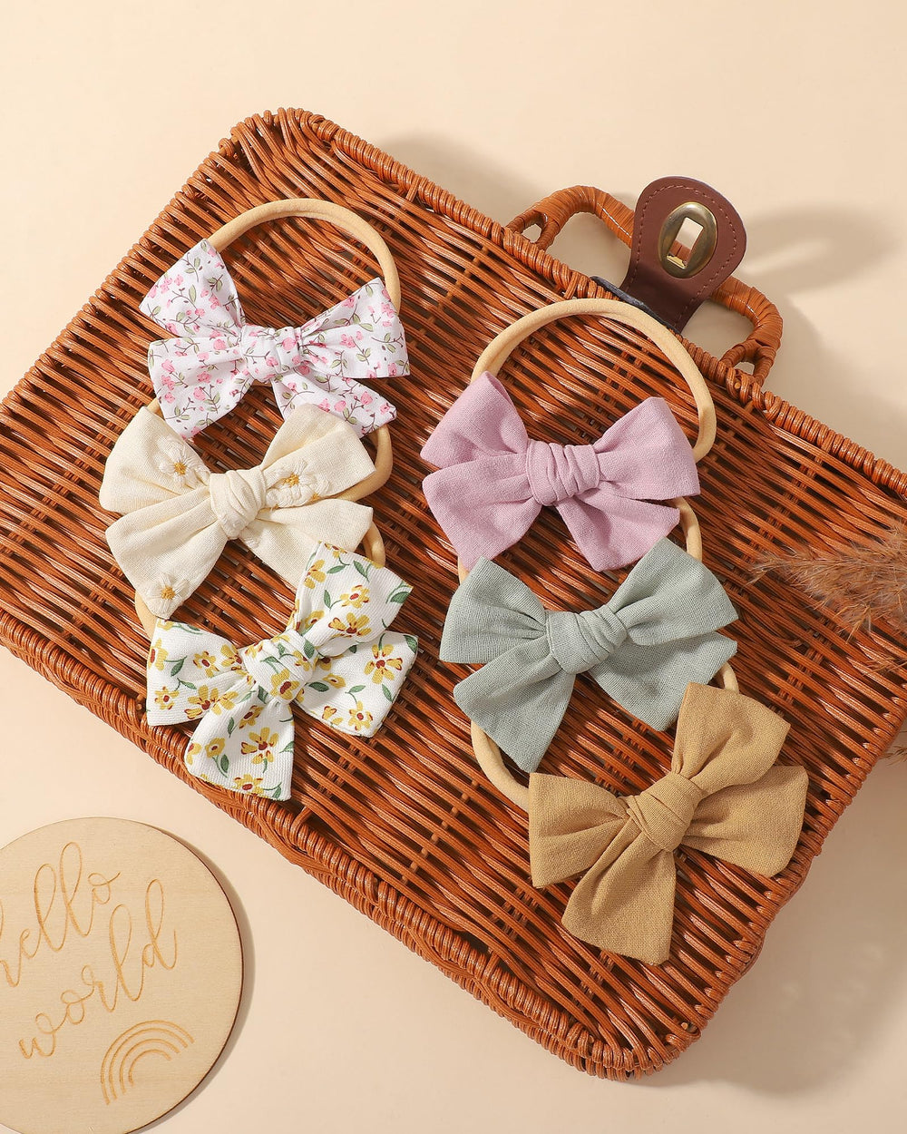 Doboi linen bow texture close-up emphasizes soft, breathable fabric for delicate heads.